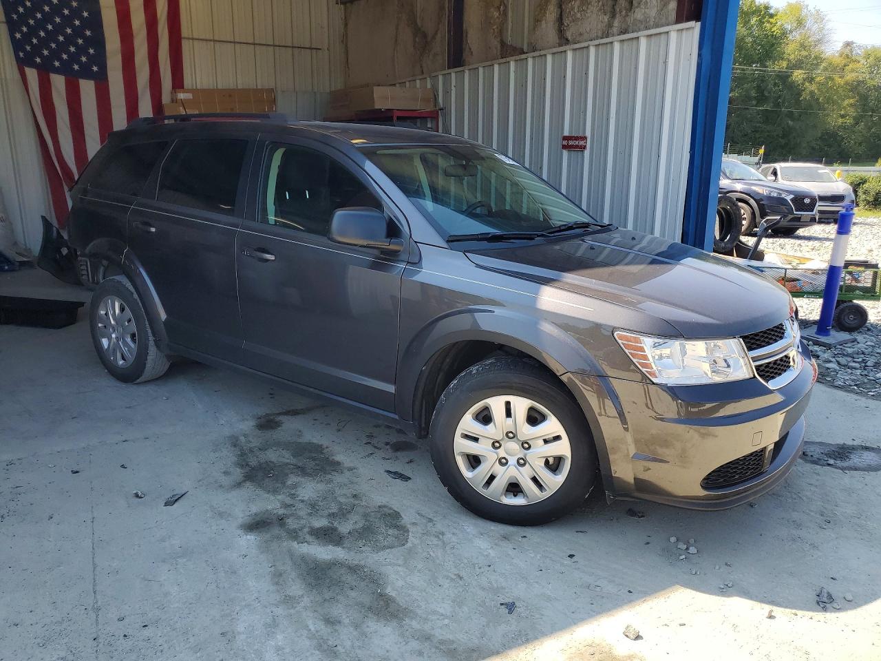2017 Dodge Journey Se Gray vin: 3C4PDCAB6HT516530