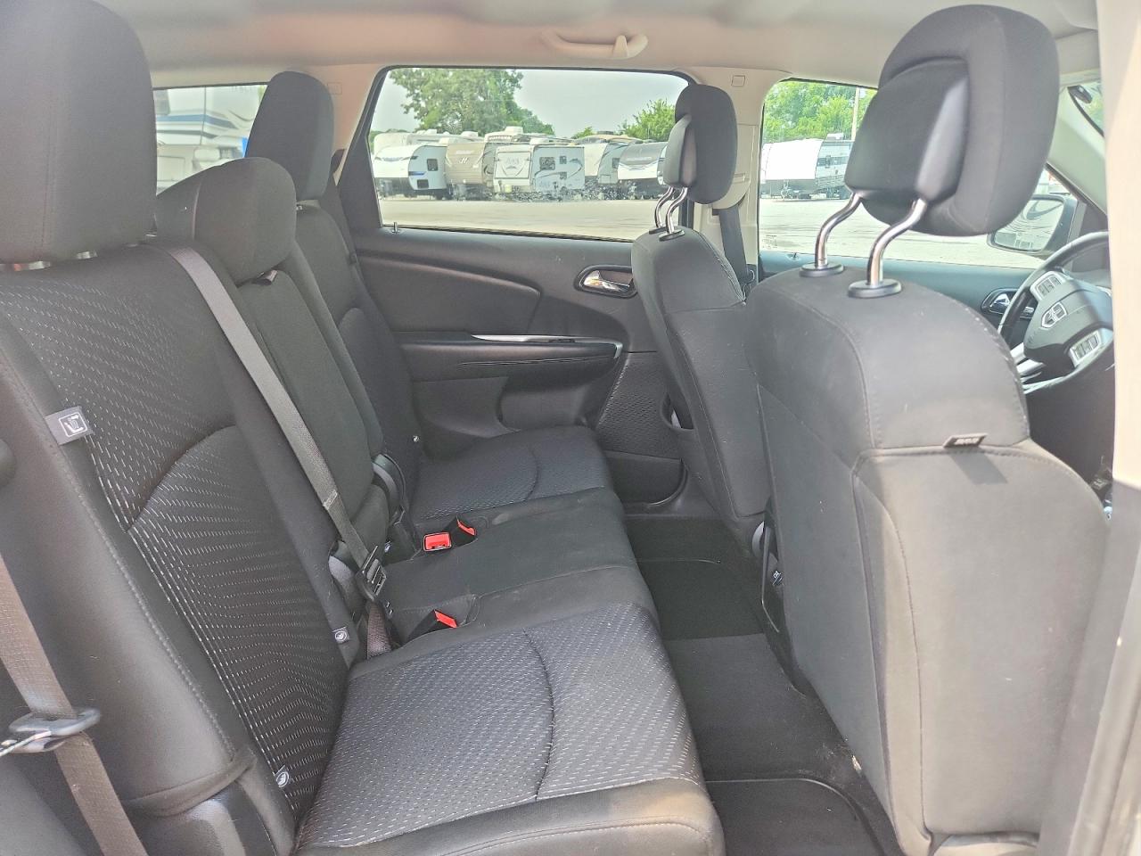 2018 Dodge Journey Se Белый vin: 3C4PDCAB6JT347499