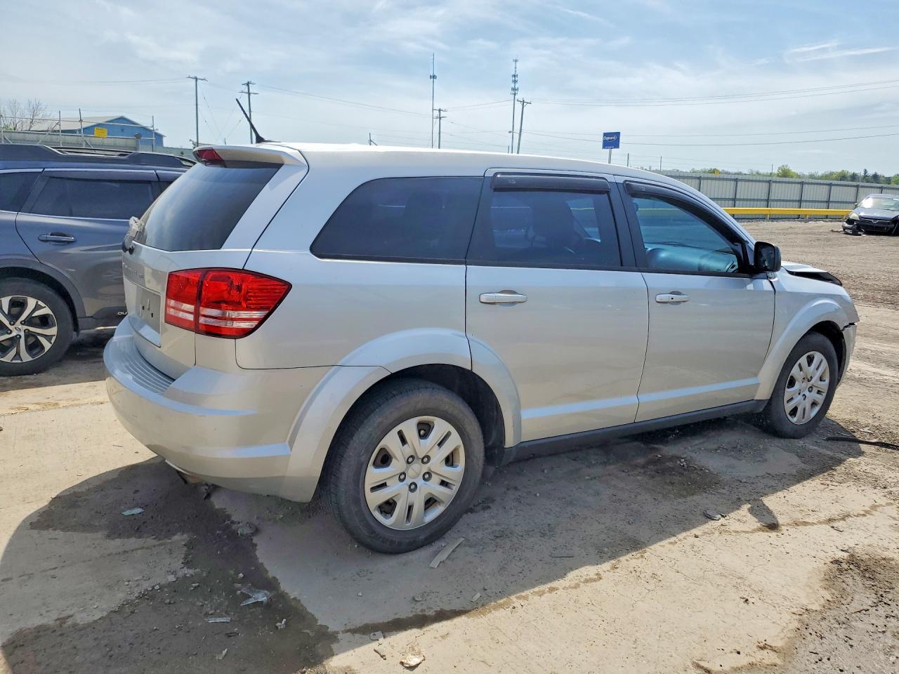 2014 Dodge Journey Se Silver vin: 3C4PDCAB7ET198395