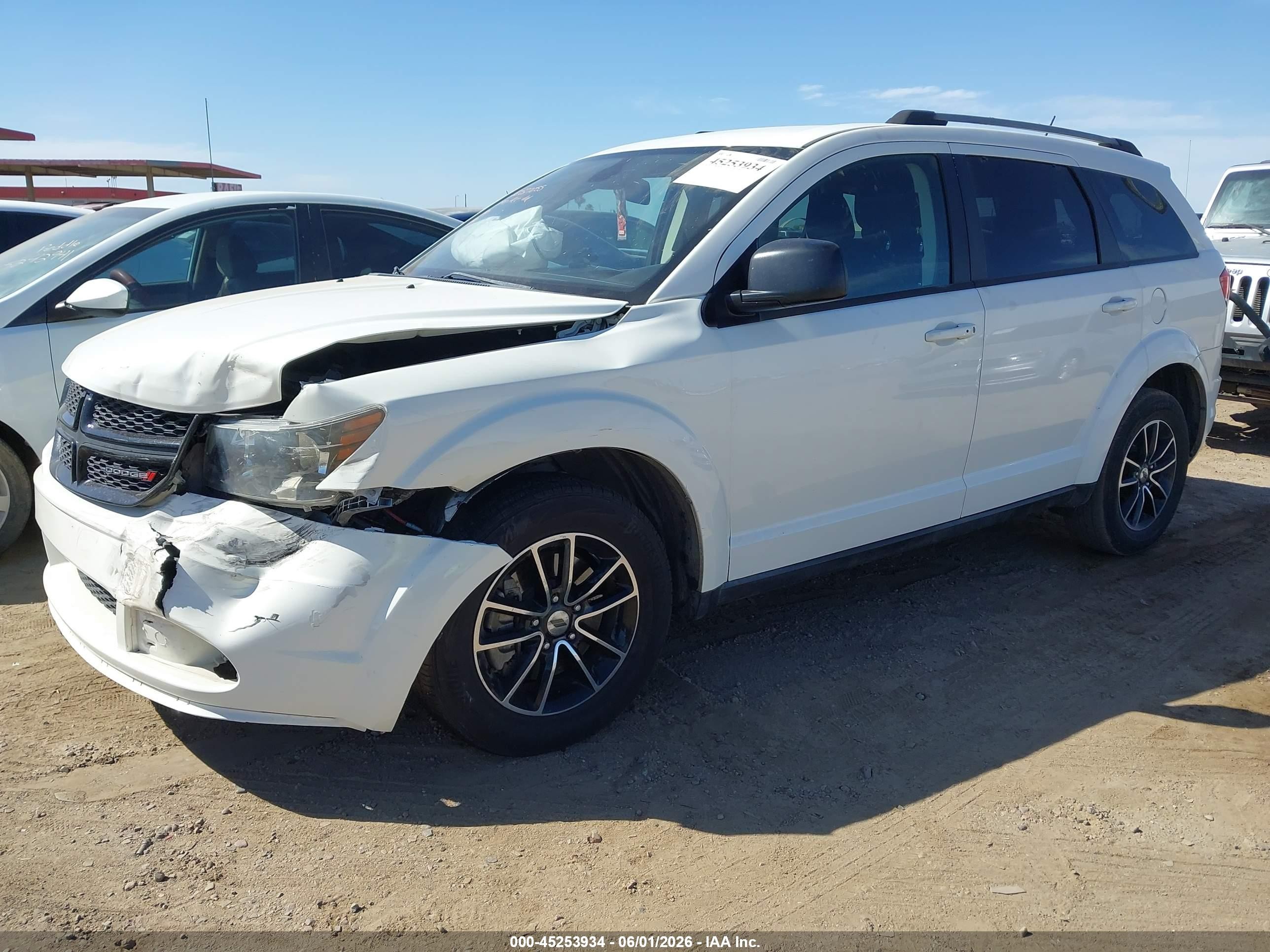 2018 Dodge Journey Se White vin: 3C4PDCAB7JT444999