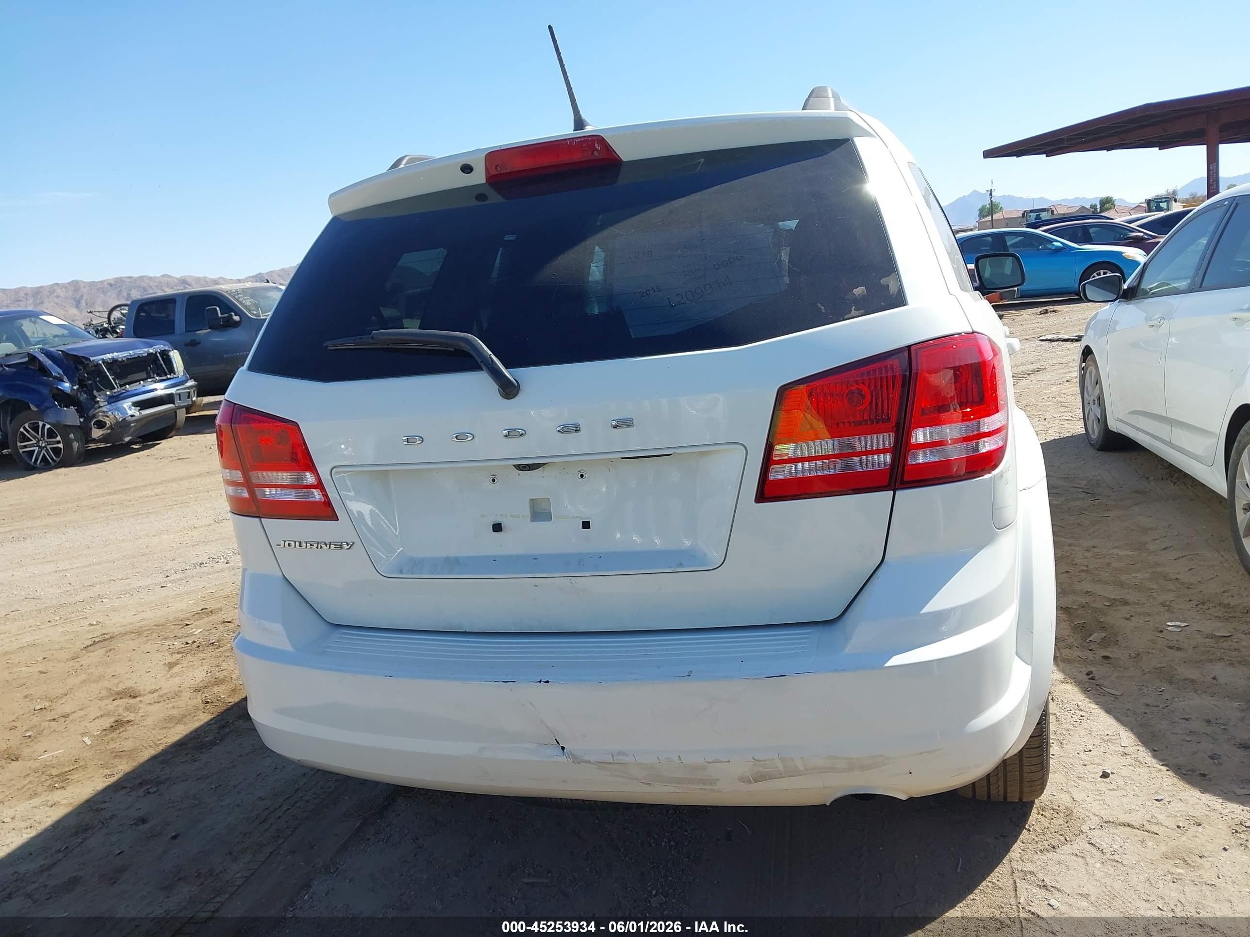 2018 Dodge Journey Se White vin: 3C4PDCAB7JT444999