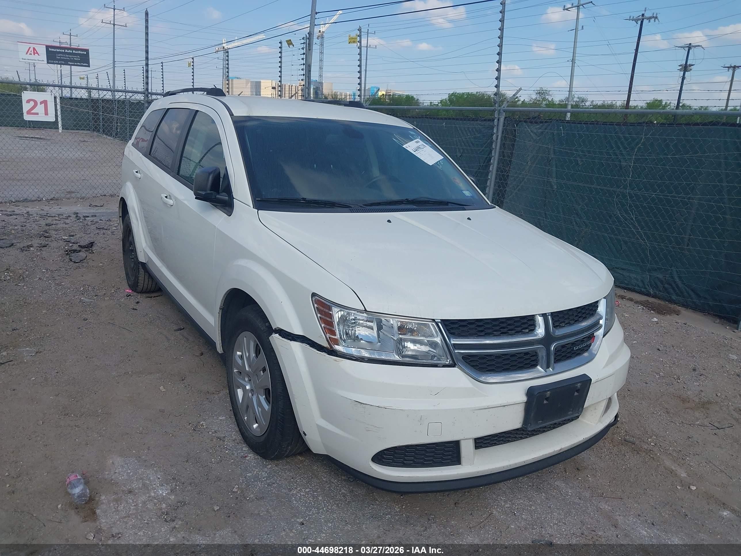 2018 Dodge Journey Se Белый vin: 3C4PDCAB7JT448213