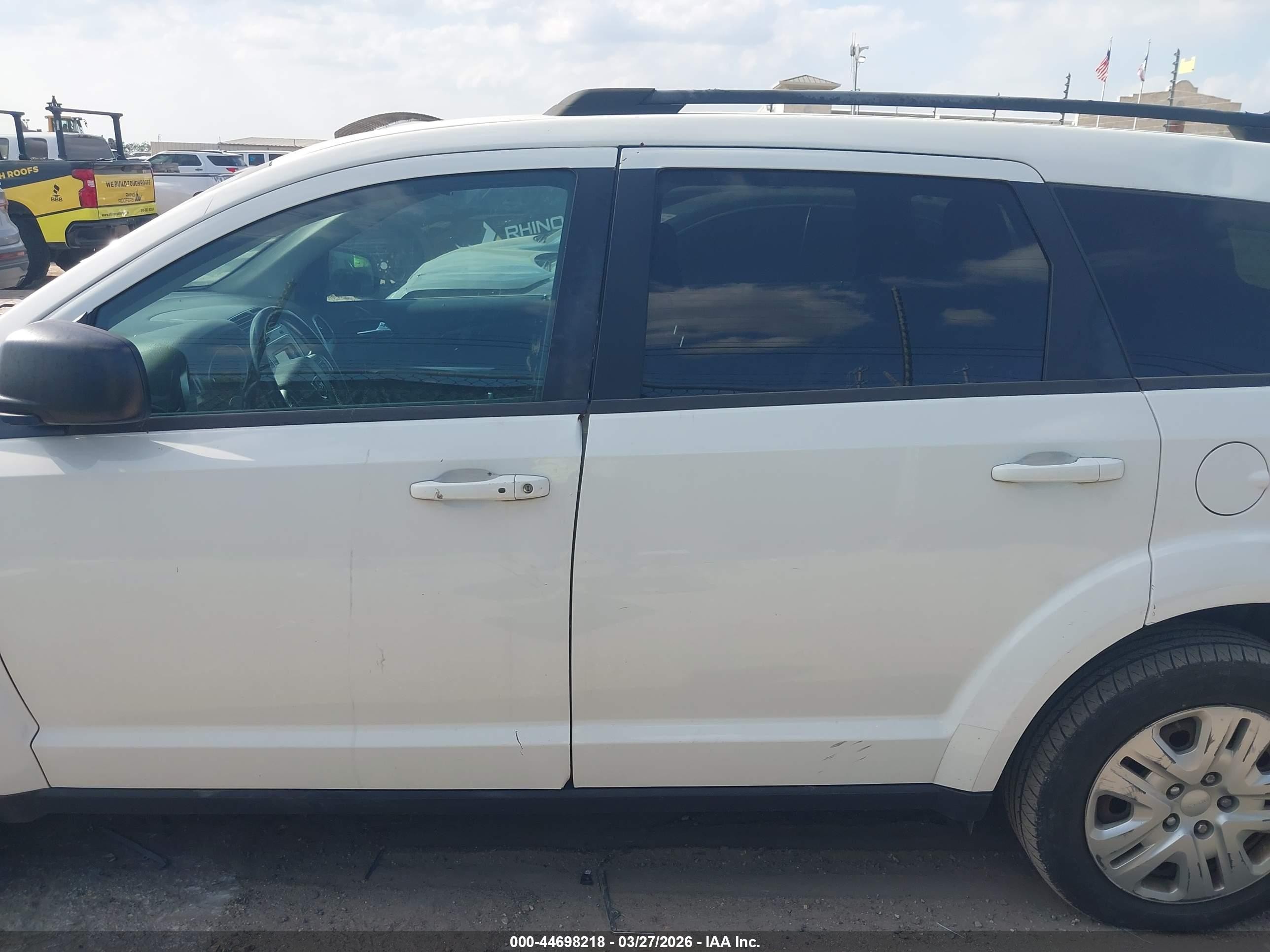 2018 Dodge Journey Se White vin: 3C4PDCAB7JT448213