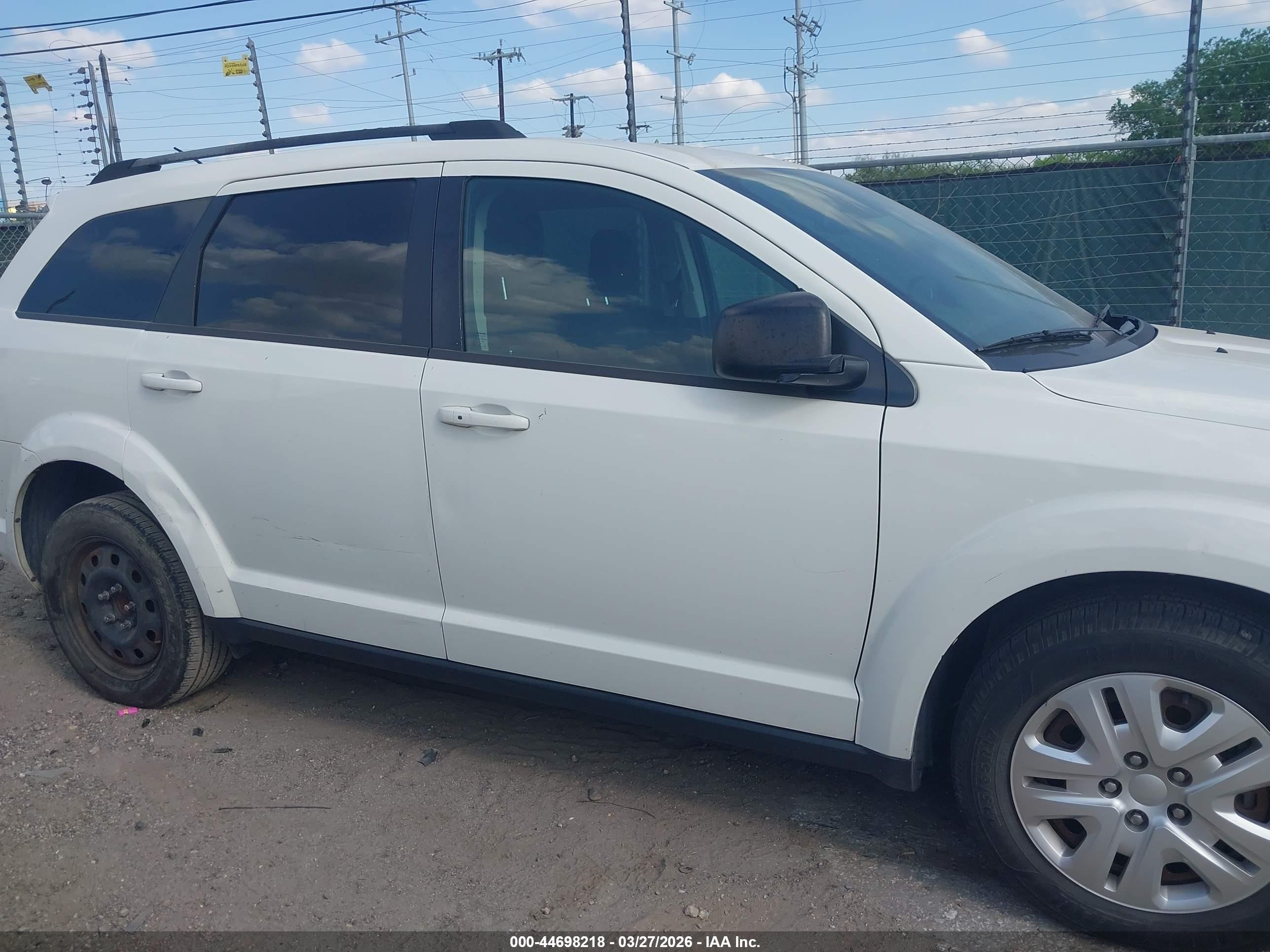 2018 Dodge Journey Se White vin: 3C4PDCAB7JT448213