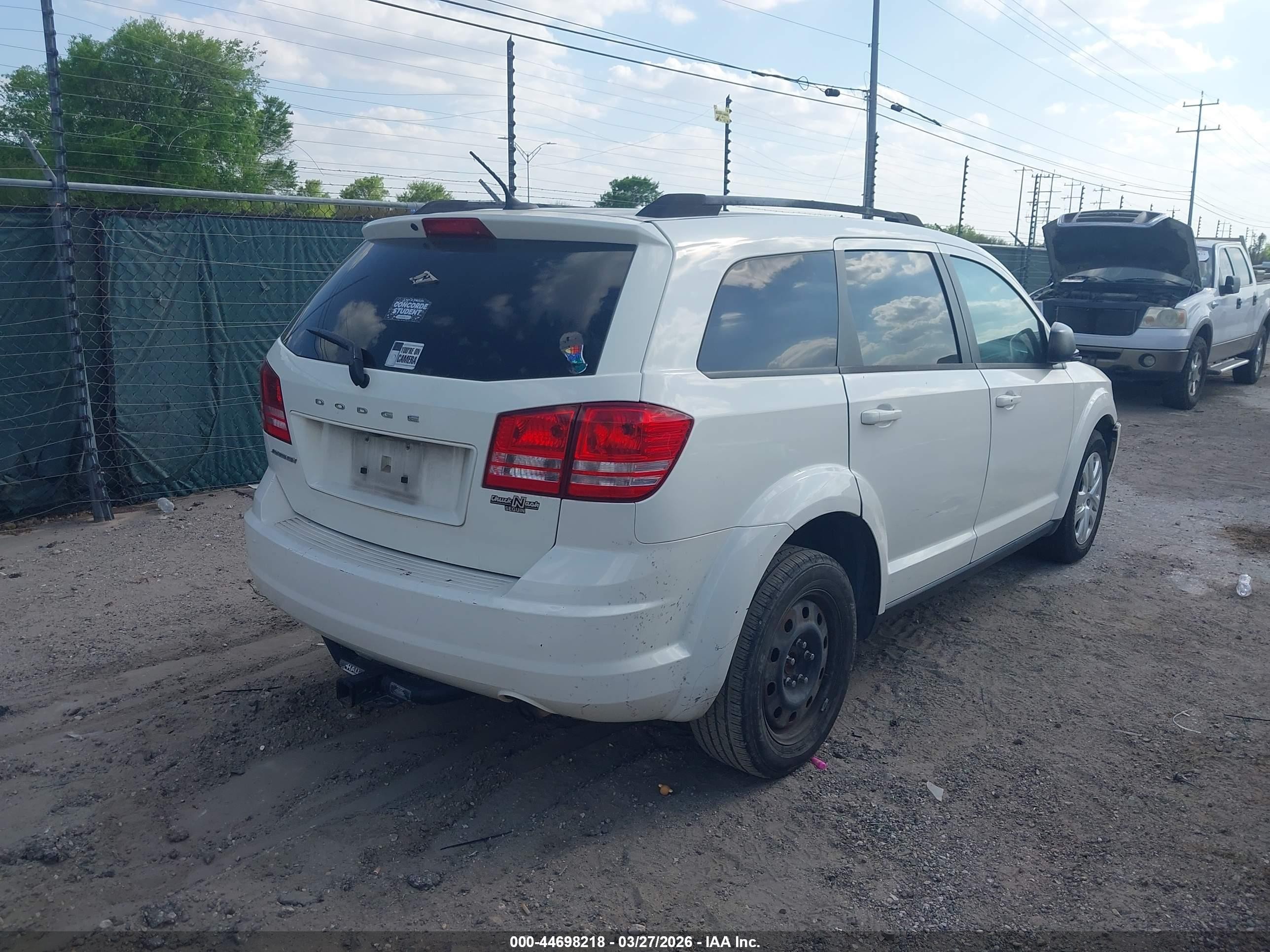 2018 Dodge Journey Se White vin: 3C4PDCAB7JT448213