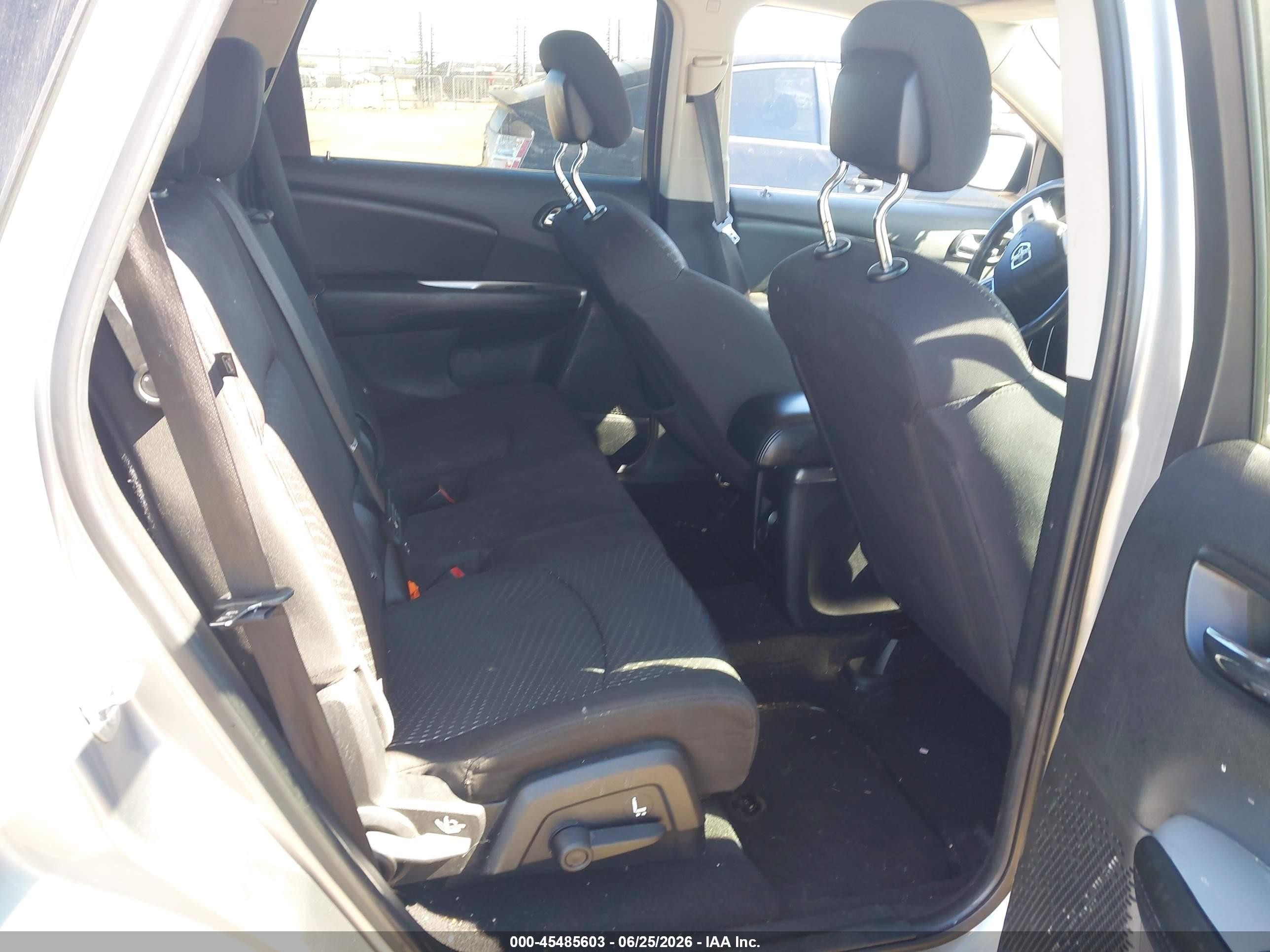 2015 Dodge Journey Se Silver vin: 3C4PDCAB8FT566195