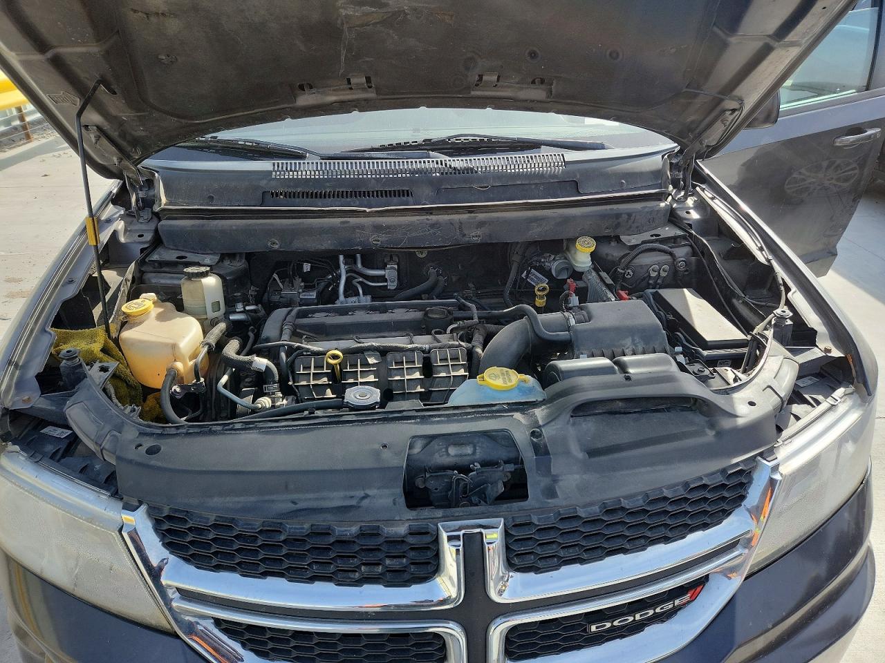 2015 Dodge Journey Se Gray vin: 3C4PDCAB8FT737592