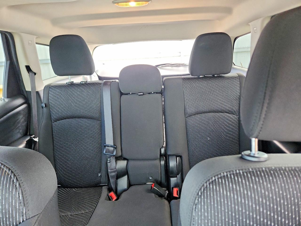 2018 Dodge Journey Se Белый vin: 3C4PDCAB8JT253558