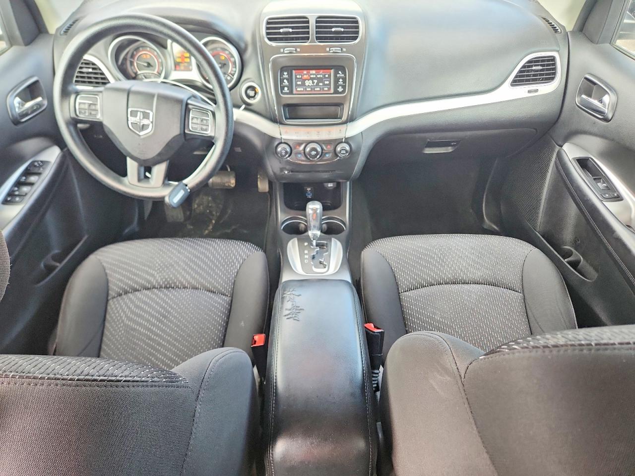 2018 Dodge Journey Se Белый vin: 3C4PDCAB8JT253558