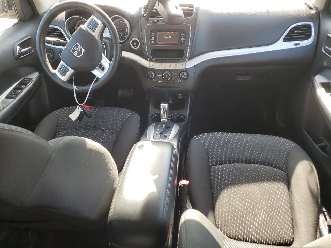 2018 Dodge Journey Se White vin: 3C4PDCAB8JT520231