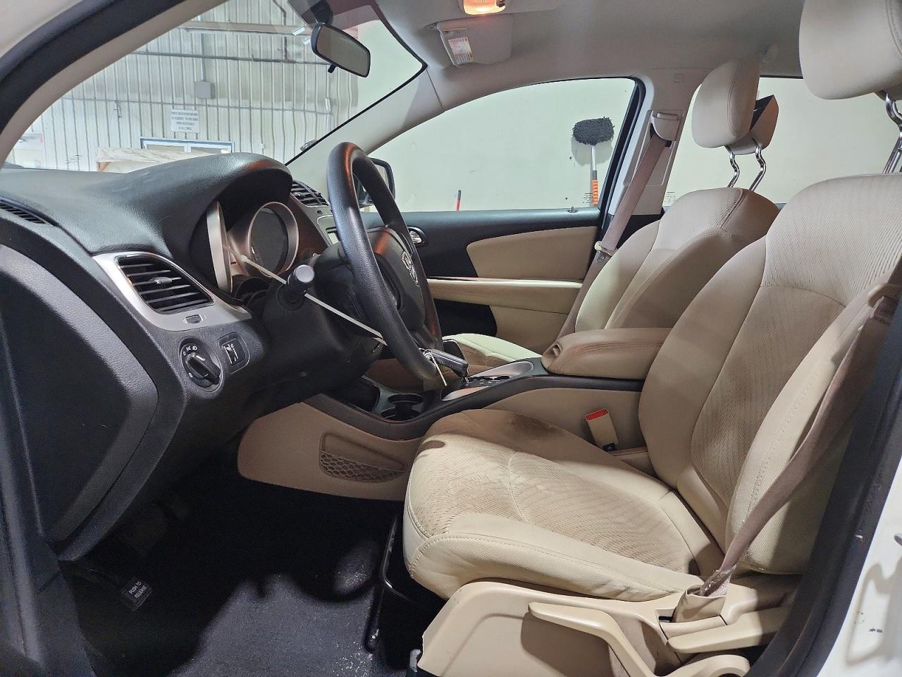 2014 Dodge Journey Se White vin: 3C4PDCAB9ET119048
