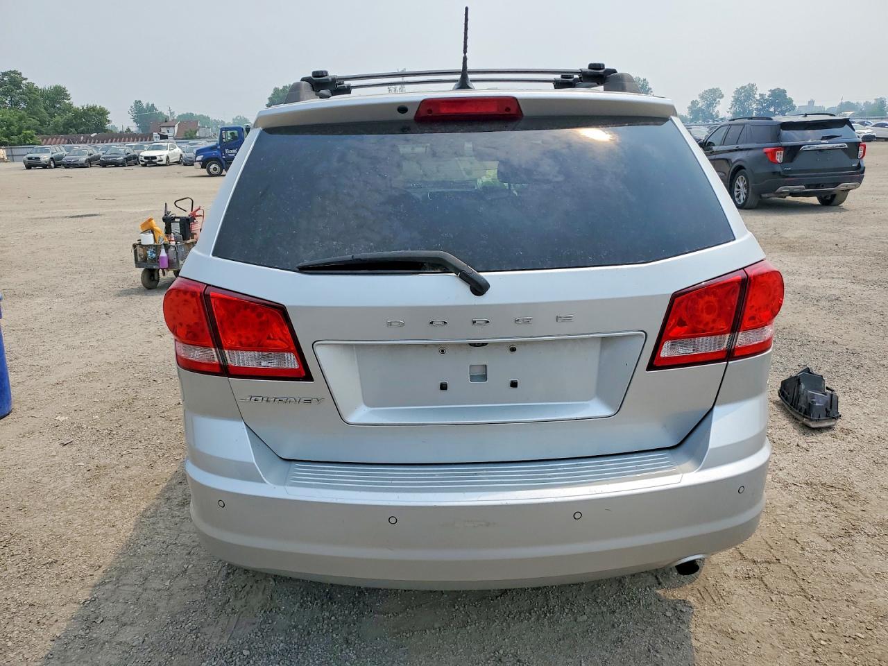 2014 Dodge Journey Se Серебряный vin: 3C4PDCAB9ET204682