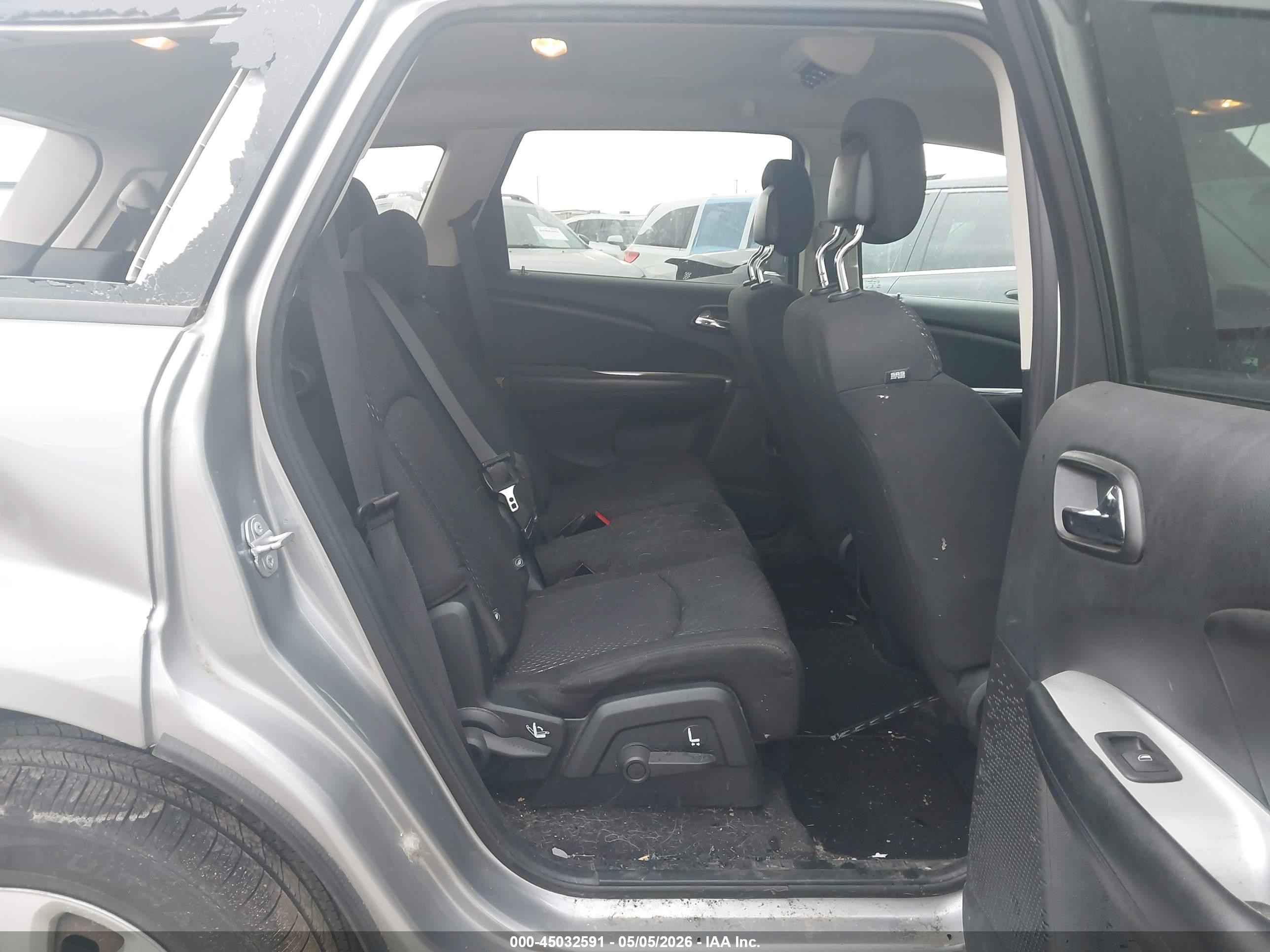 2016 Dodge Journey Se Silver vin: 3C4PDCAB9GT215555