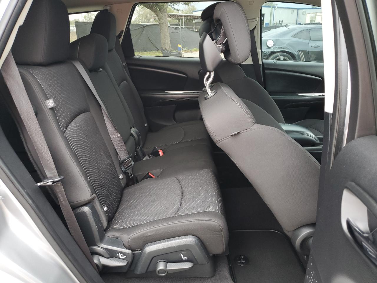 2018 Dodge Journey Se Gray vin: 3C4PDCAB9JT183052