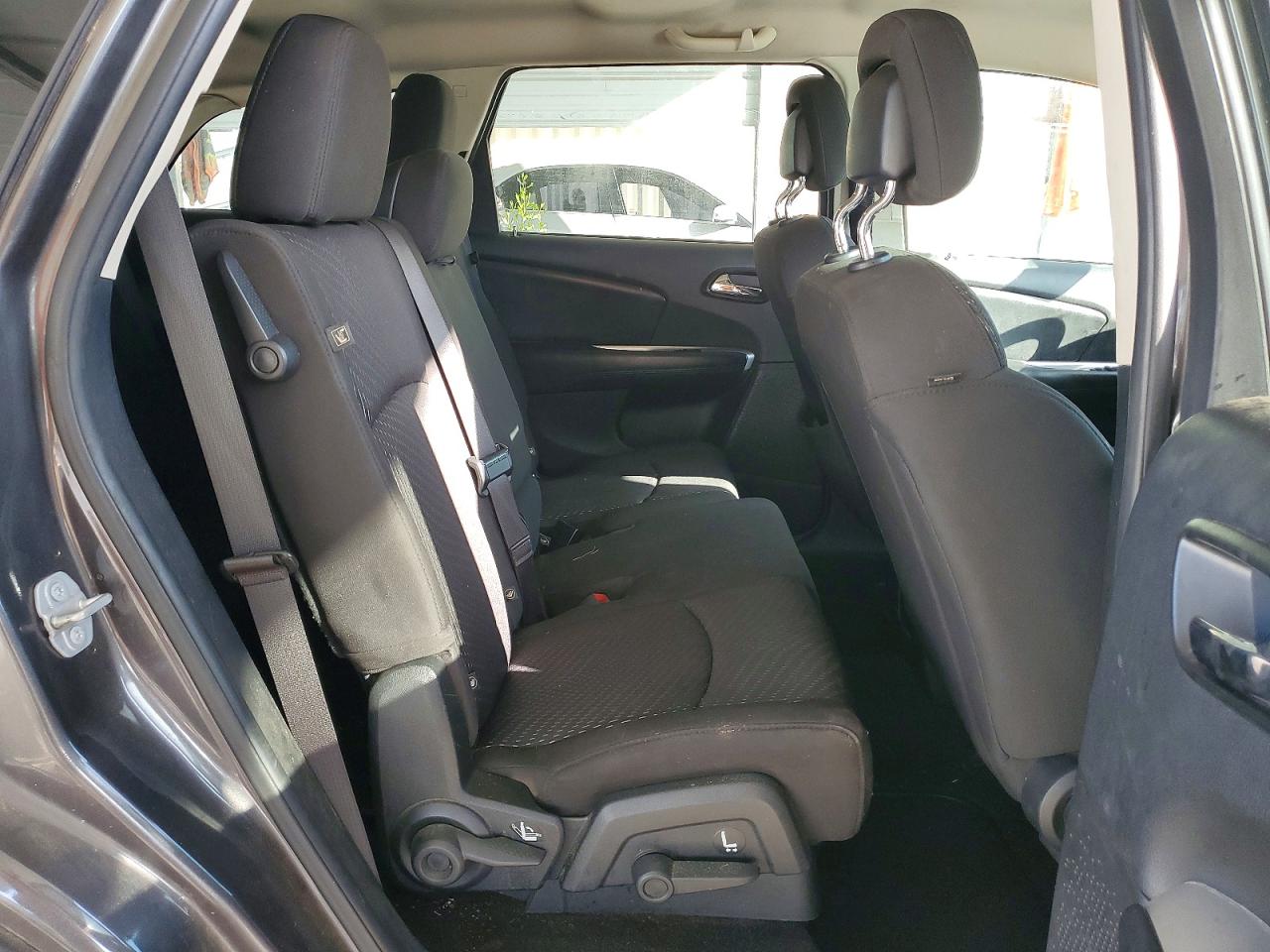 2018 Dodge Journey Se Gray vin: 3C4PDCAB9JT300662