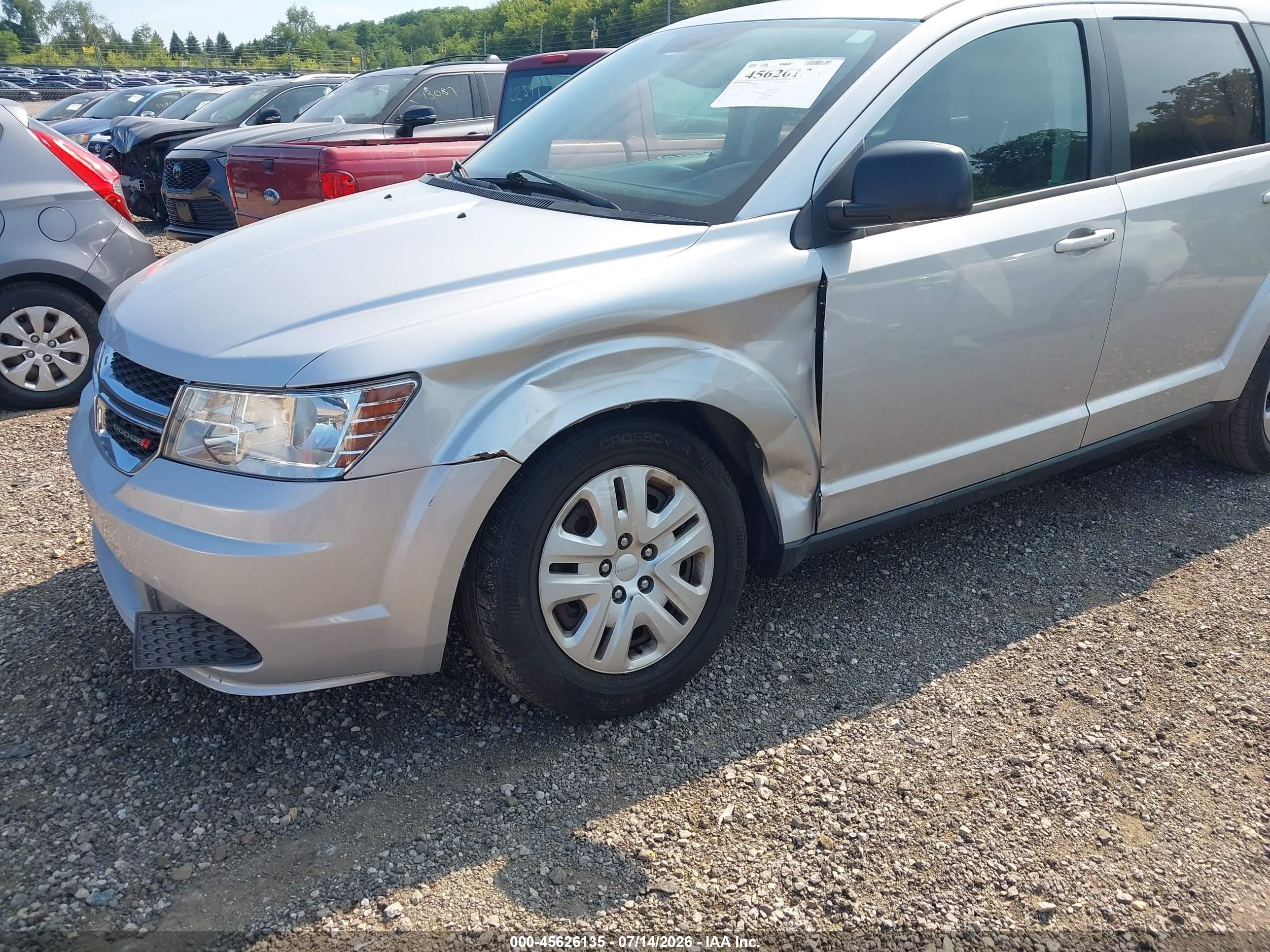 2014 Dodge Journey Se Silver vin: 3C4PDCABXET170915