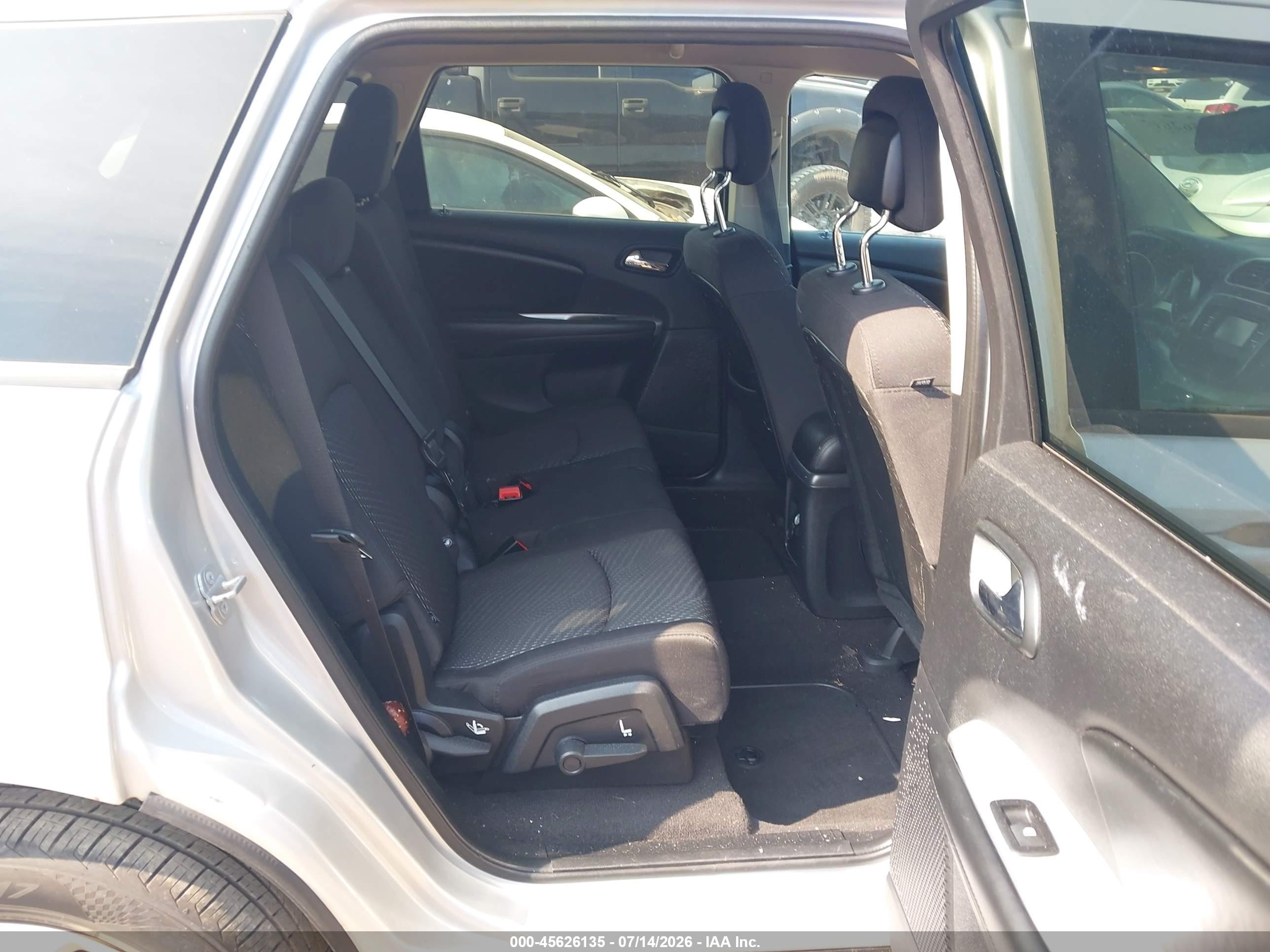 2014 Dodge Journey Se Silver vin: 3C4PDCABXET170915