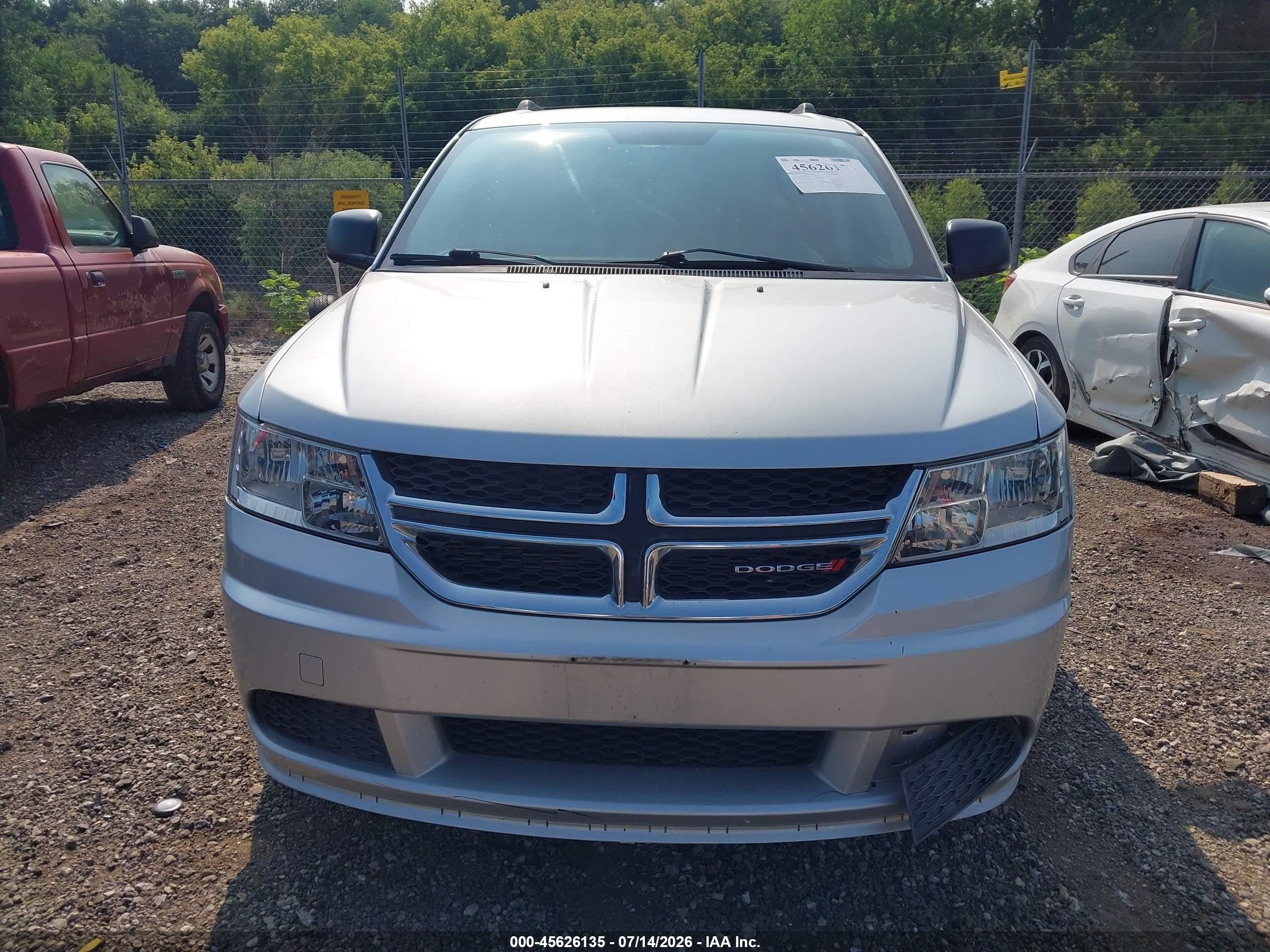 2014 Dodge Journey Se Silver vin: 3C4PDCABXET170915