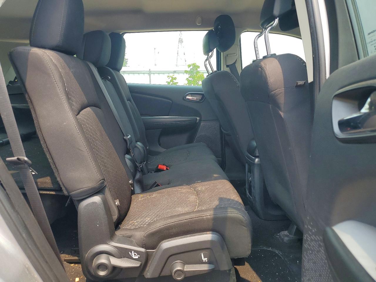 2015 Dodge Journey Se Silver vin: 3C4PDCABXFT529813