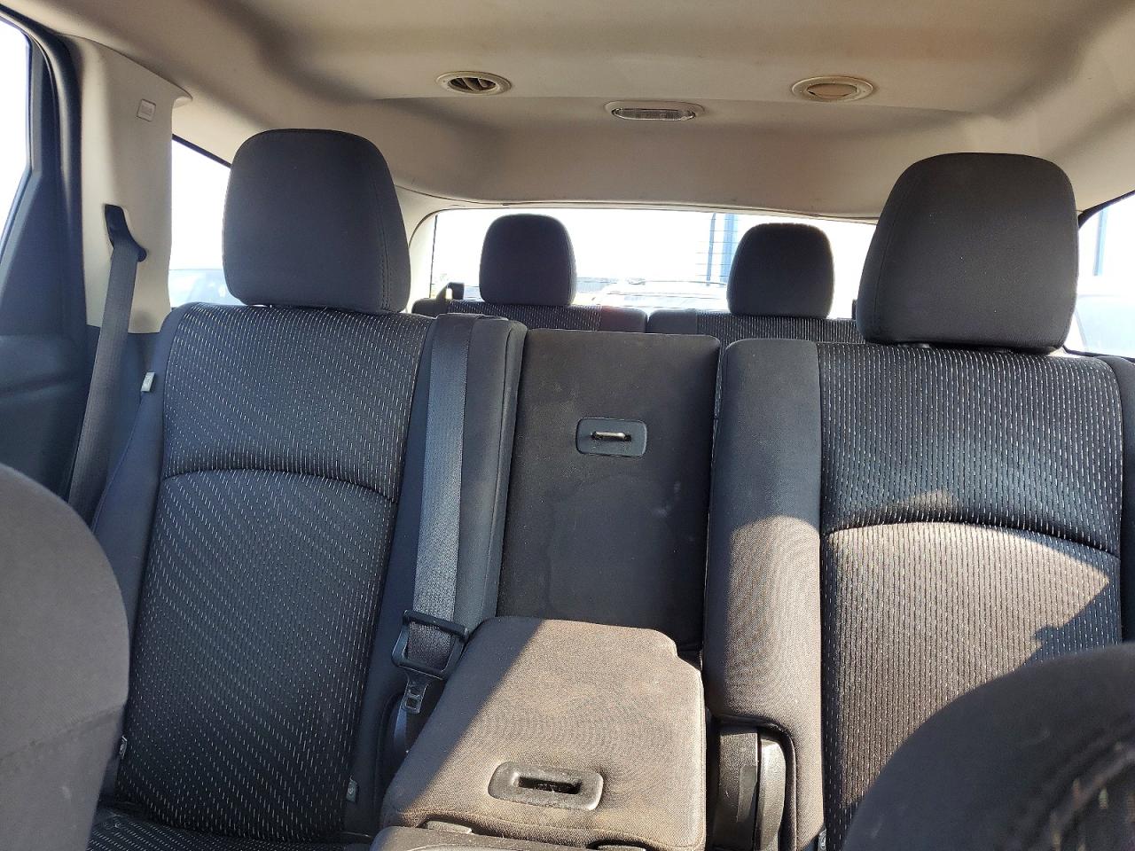 2015 Dodge Journey Se Серебряный vin: 3C4PDCABXFT600251