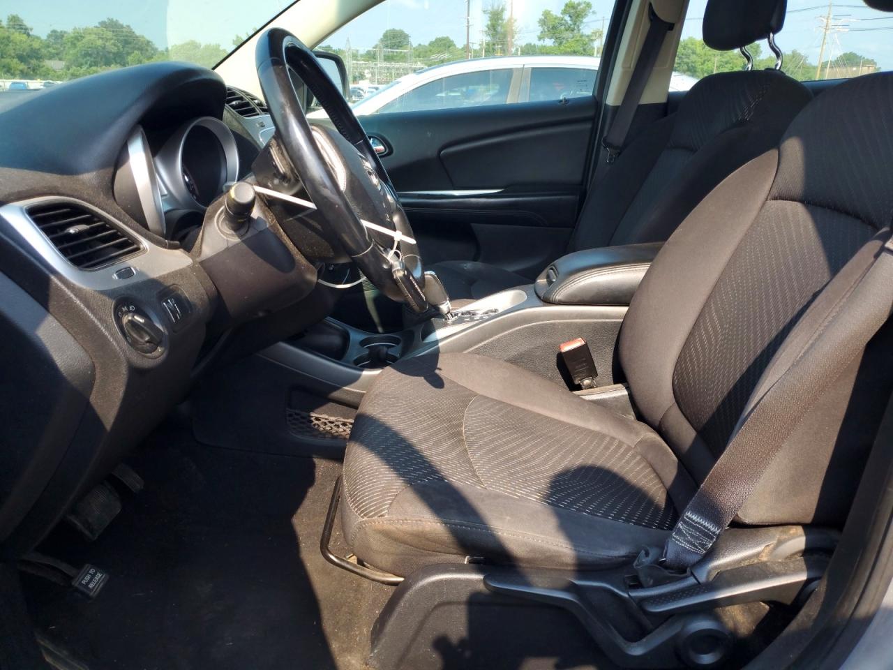 2015 Dodge Journey Se Серебряный vin: 3C4PDCABXFT600251