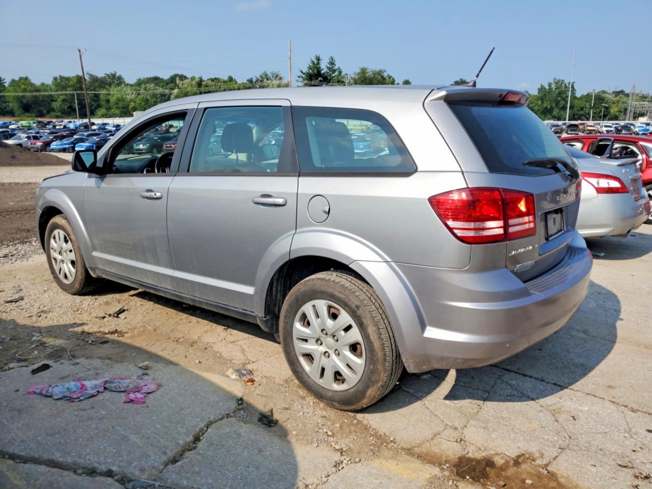 2015 Dodge Journey Se Серебряный vin: 3C4PDCABXFT600251