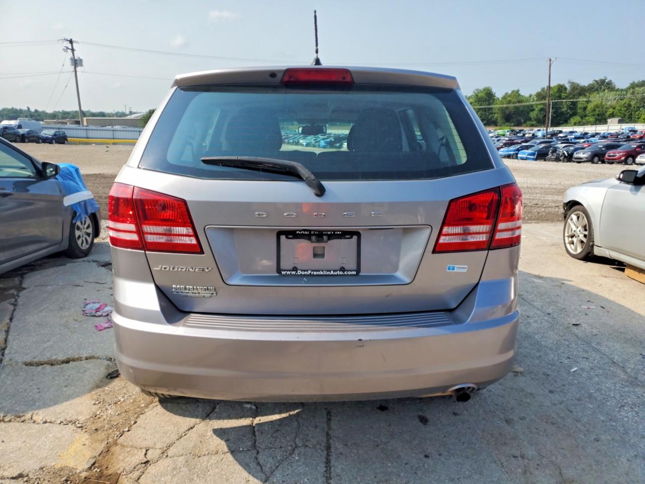 2015 Dodge Journey Se Серебряный vin: 3C4PDCABXFT600251