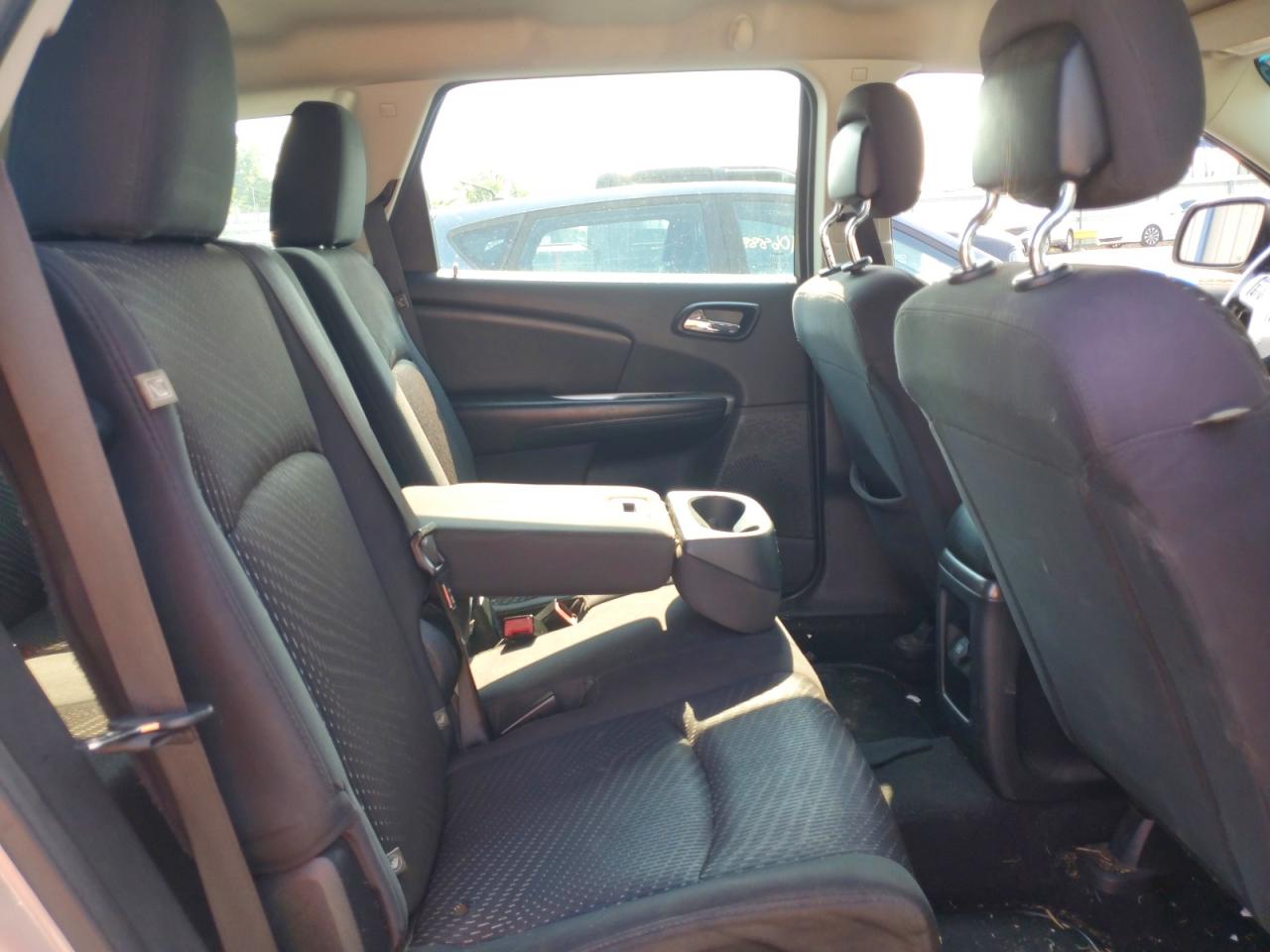 2015 Dodge Journey Se Серебряный vin: 3C4PDCABXFT600251