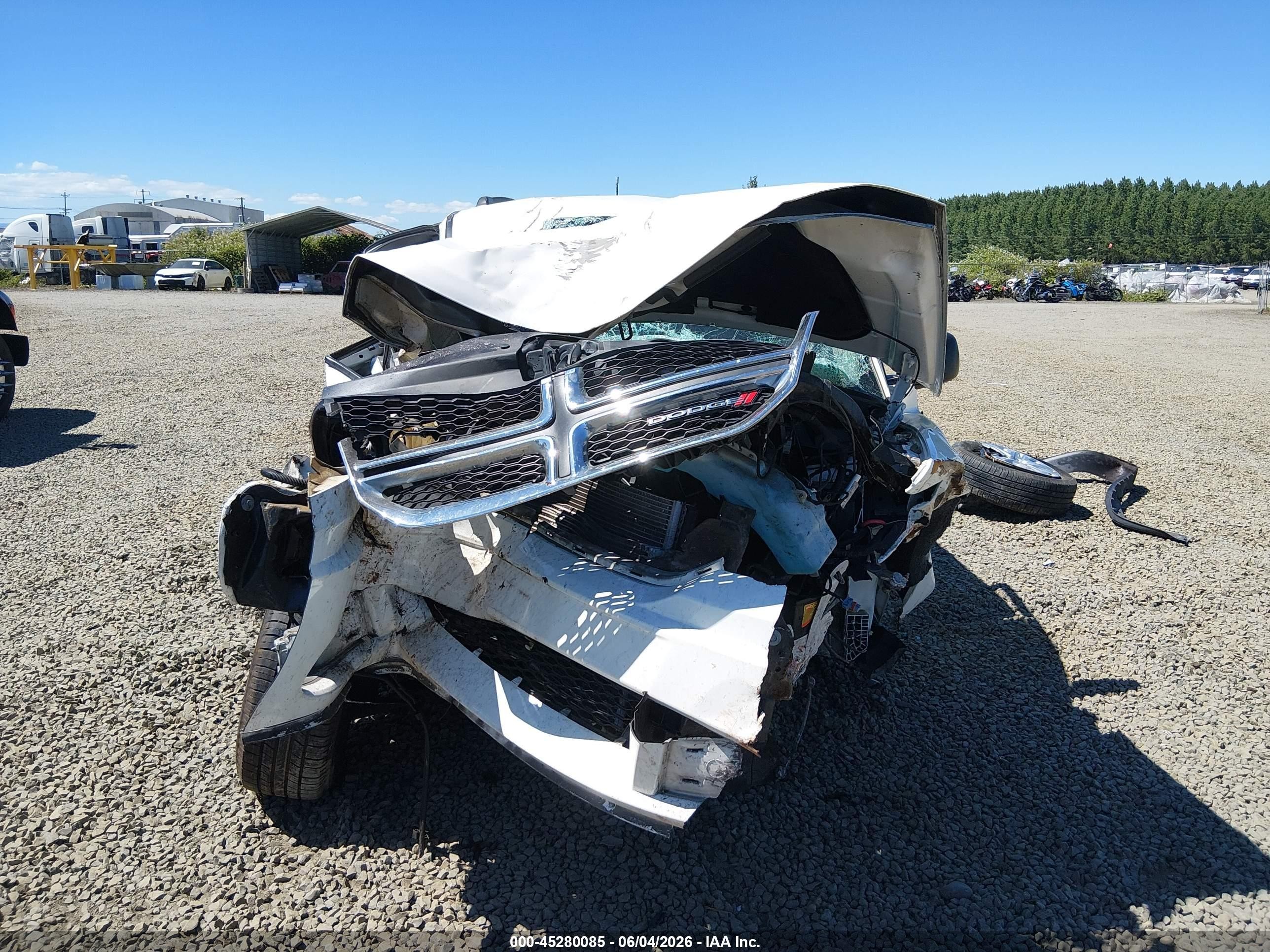 2015 Dodge Journey Se White vin: 3C4PDCABXFT736590