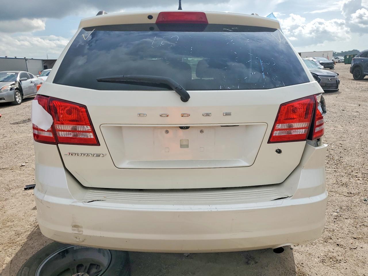 2018 Dodge Journey Se White vin: 3C4PDCABXJT445192