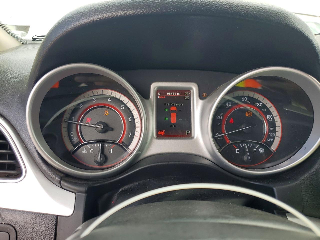 2018 Dodge Journey Se White vin: 3C4PDCABXJT445192