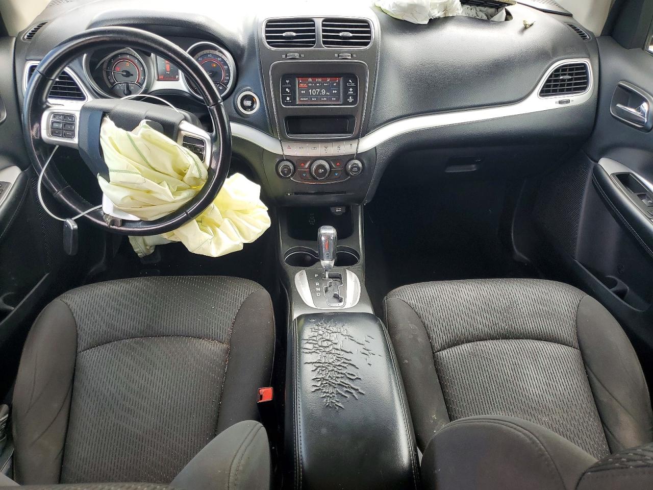 2018 Dodge Journey Se White vin: 3C4PDCABXJT445192