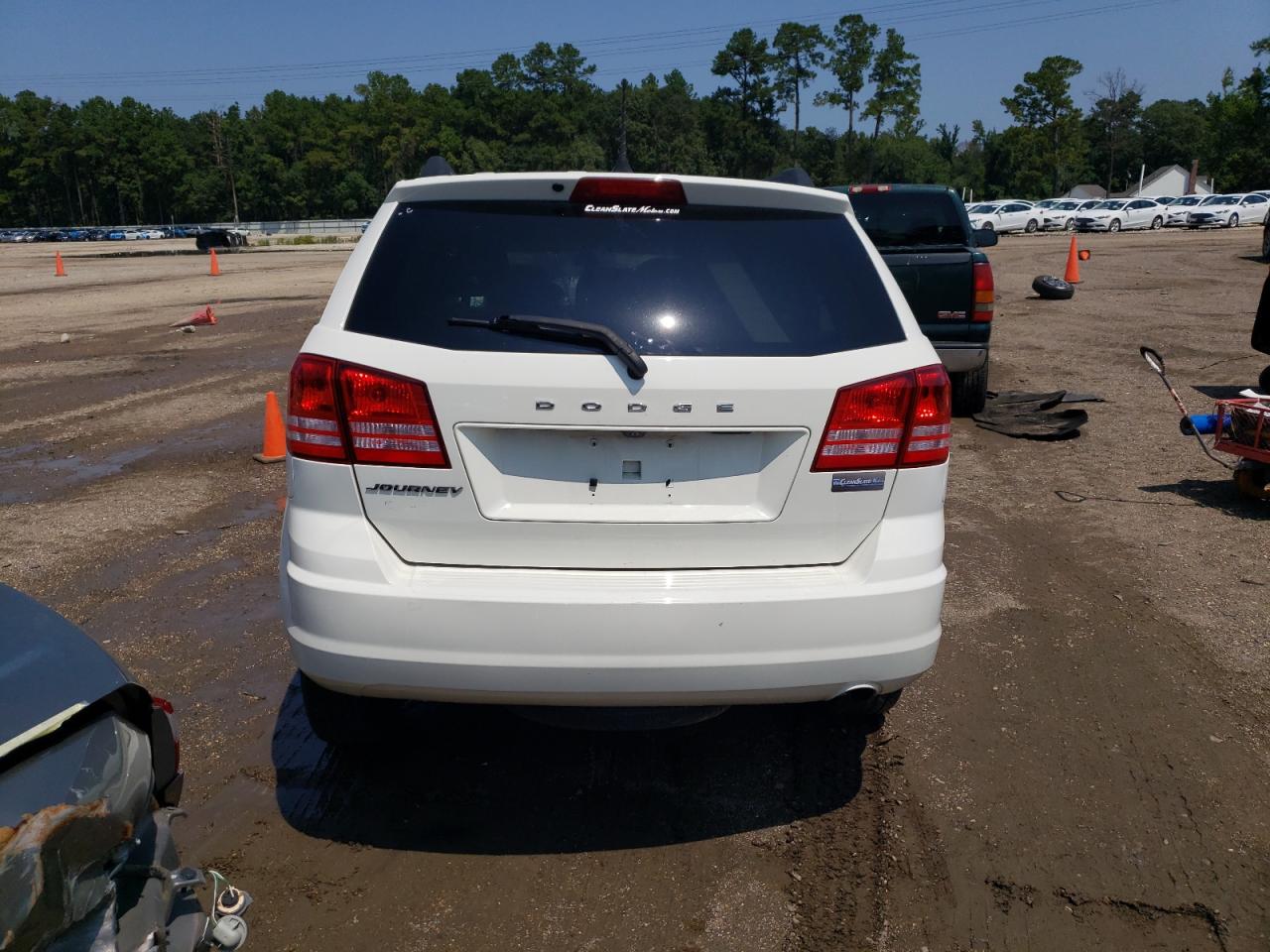 2018 Dodge Journey Se White vin: 3C4PDCABXJT535667