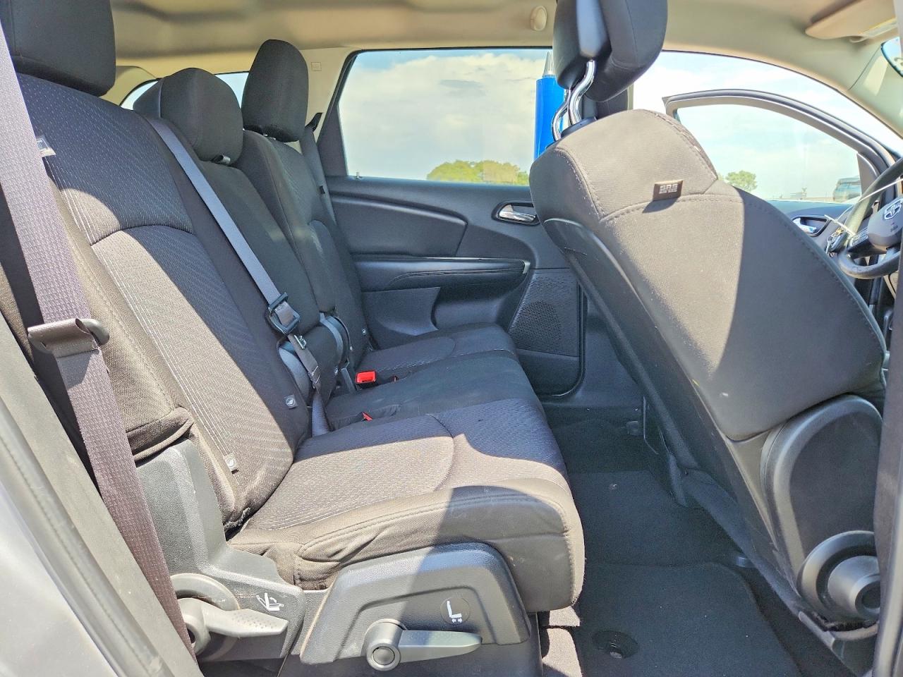 2015 Dodge Journey Sxt Silver vin: 3C4PDCBB0FT741876