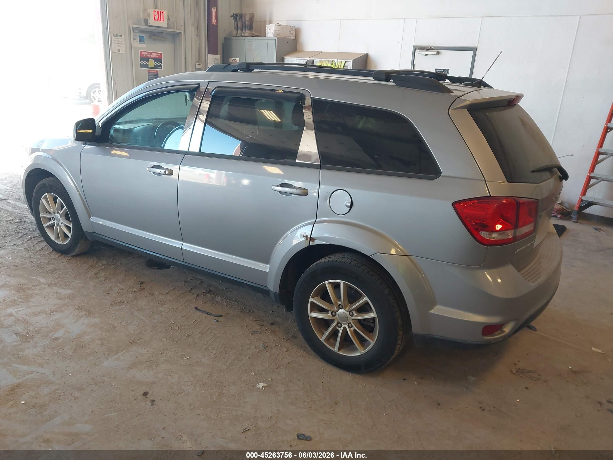 2015 Dodge Journey Sxt Silver vin: 3C4PDCBB0FT756362