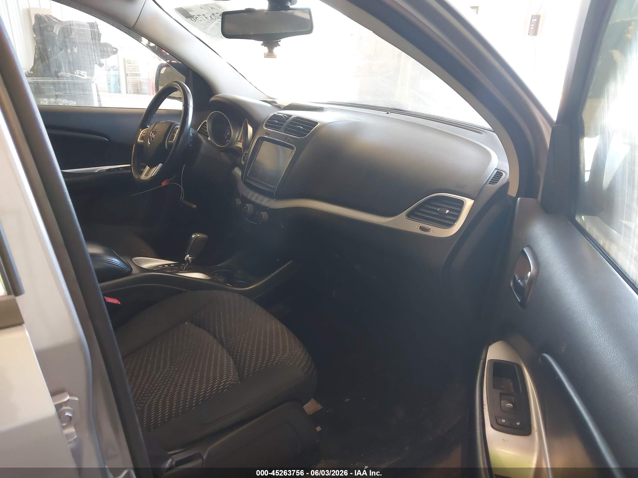 2015 Dodge Journey Sxt Silver vin: 3C4PDCBB0FT756362