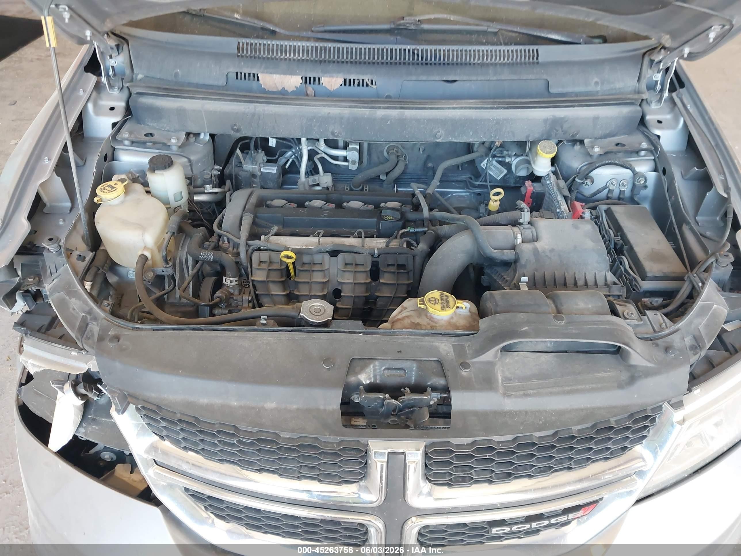 2015 Dodge Journey Sxt Silver vin: 3C4PDCBB0FT756362