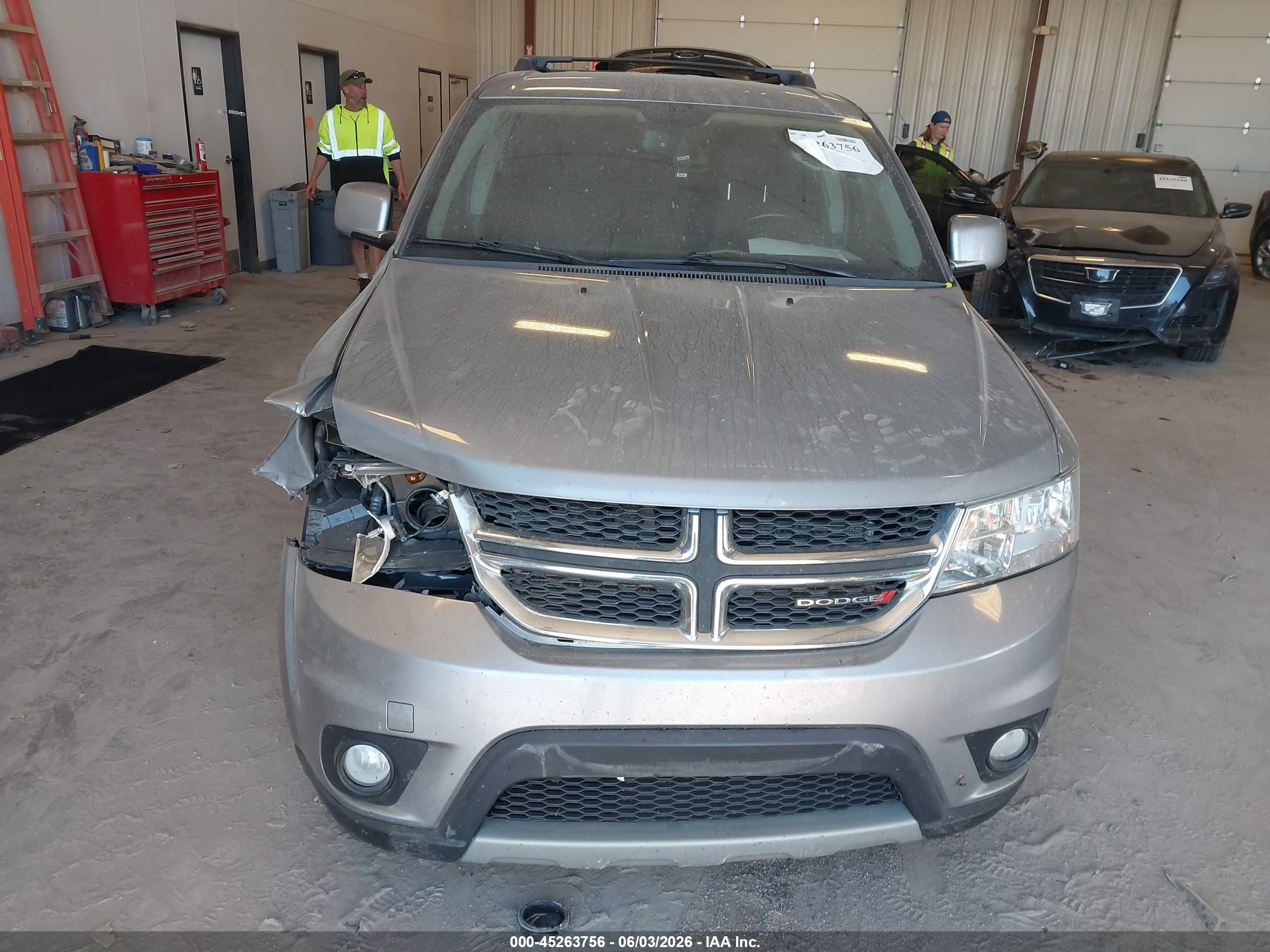 2015 Dodge Journey Sxt Silver vin: 3C4PDCBB0FT756362