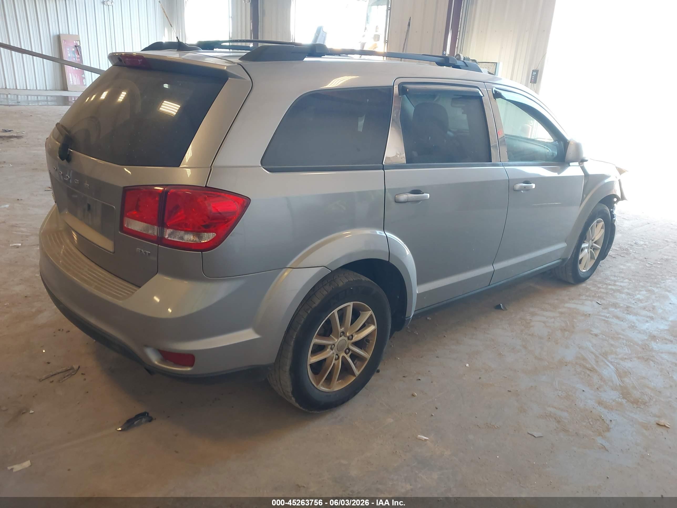 2015 Dodge Journey Sxt Silver vin: 3C4PDCBB0FT756362