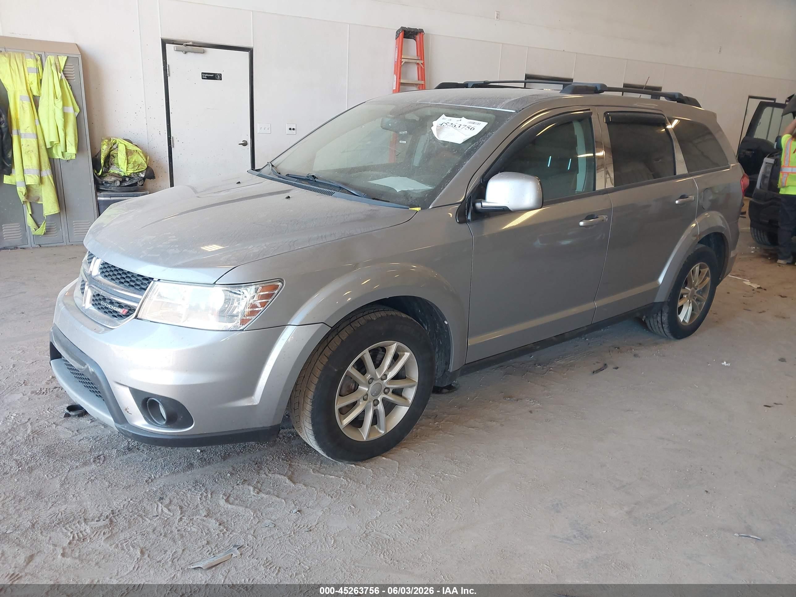 2015 Dodge Journey Sxt Silver vin: 3C4PDCBB0FT756362