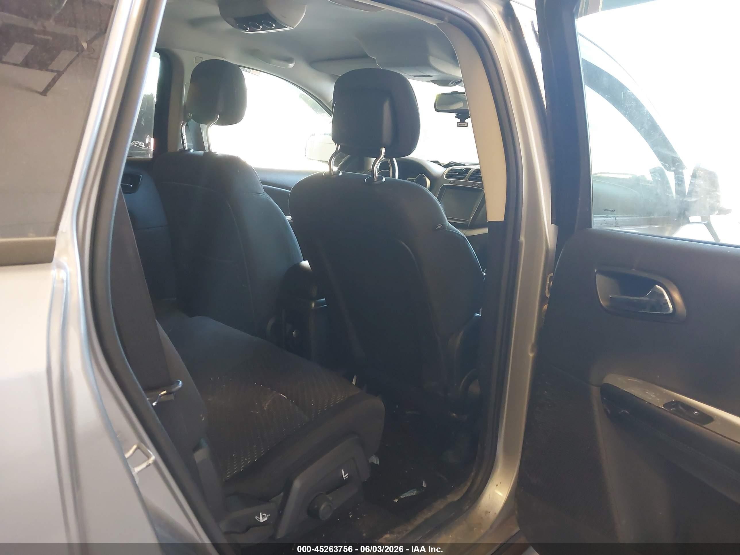 2015 Dodge Journey Sxt Silver vin: 3C4PDCBB0FT756362