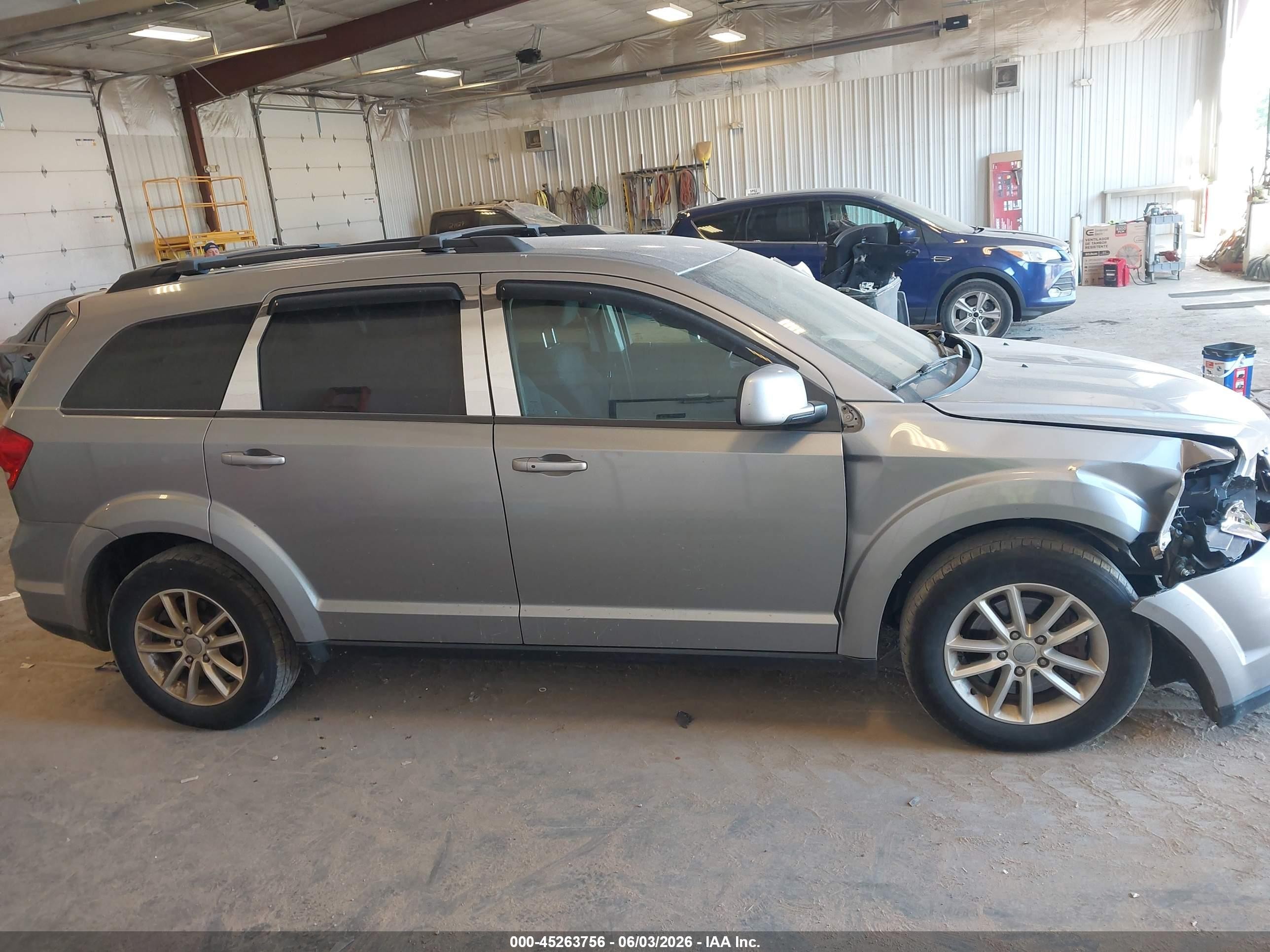2015 Dodge Journey Sxt Silver vin: 3C4PDCBB0FT756362