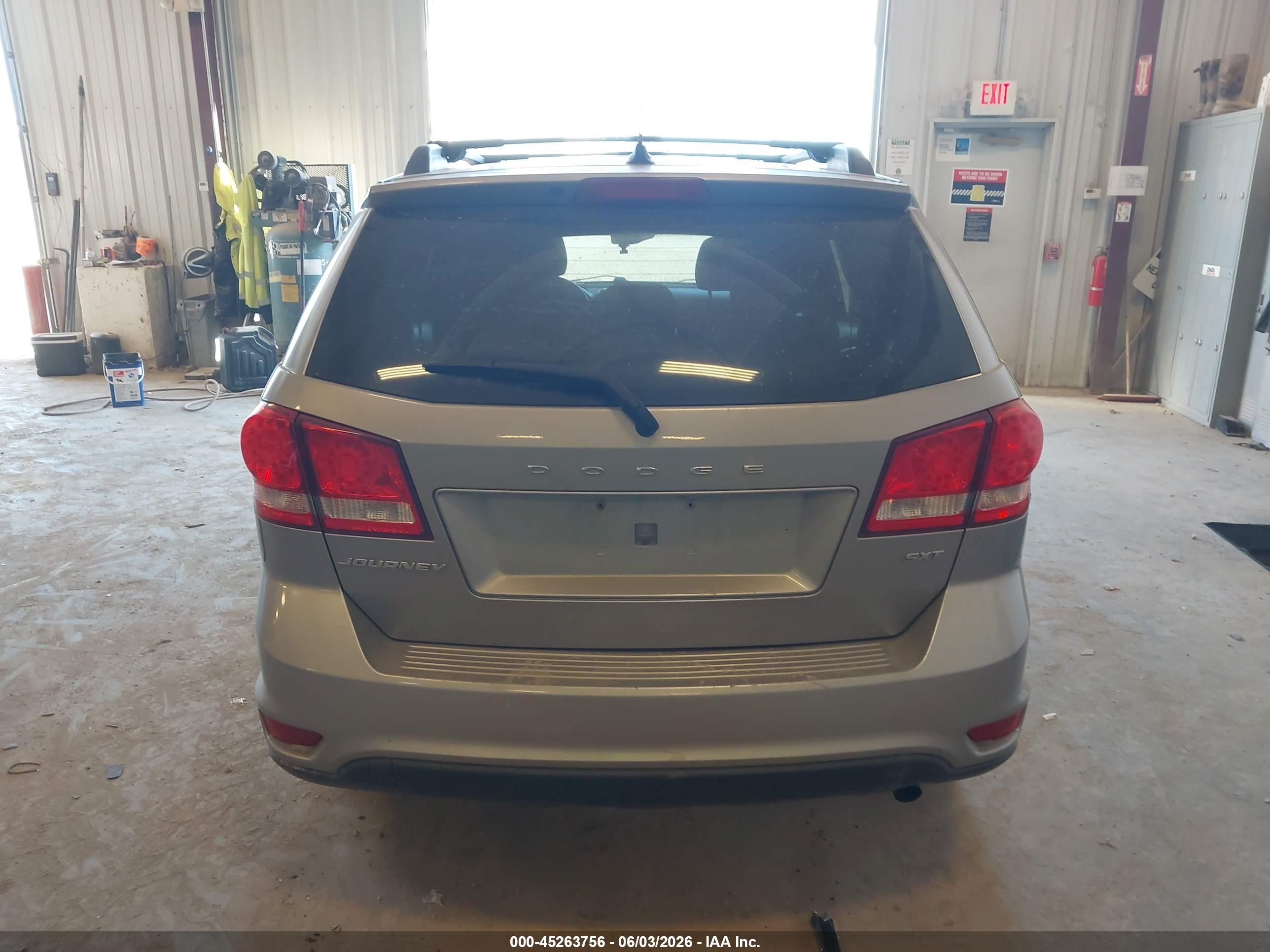 2015 Dodge Journey Sxt Silver vin: 3C4PDCBB0FT756362