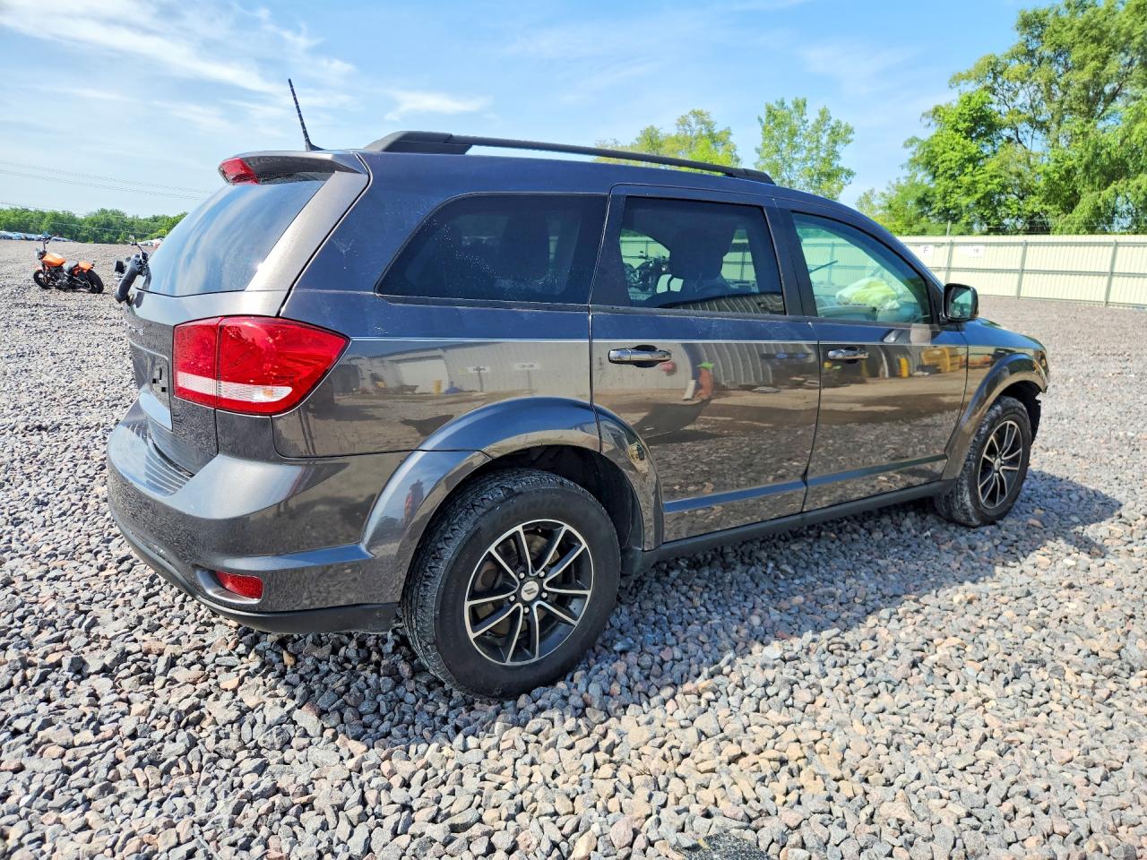 2019 Dodge Journey Se Gray vin: 3C4PDCBB0KT718866