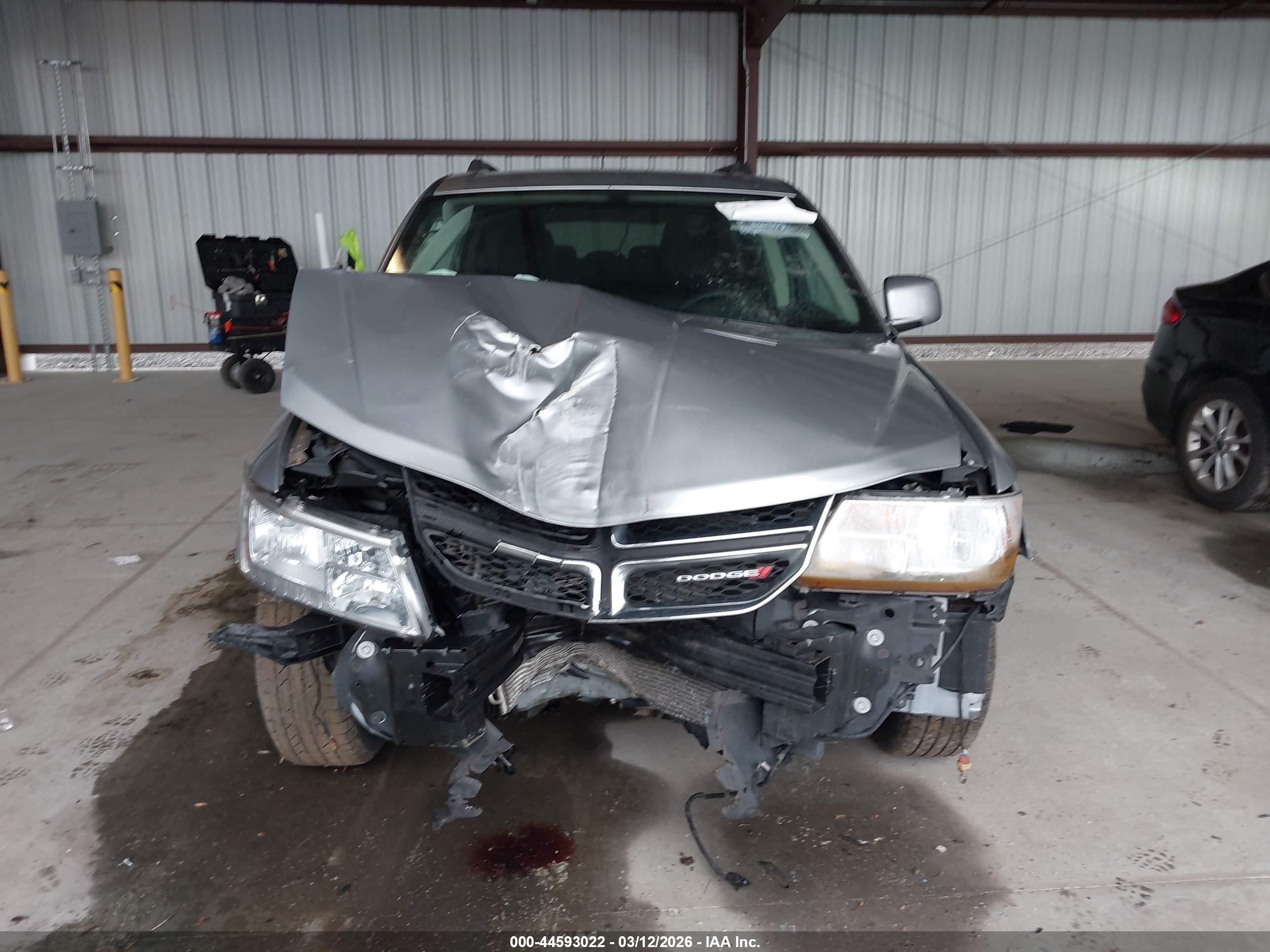 2019 Dodge Journey Se Silver vin: 3C4PDCBB2KT852374