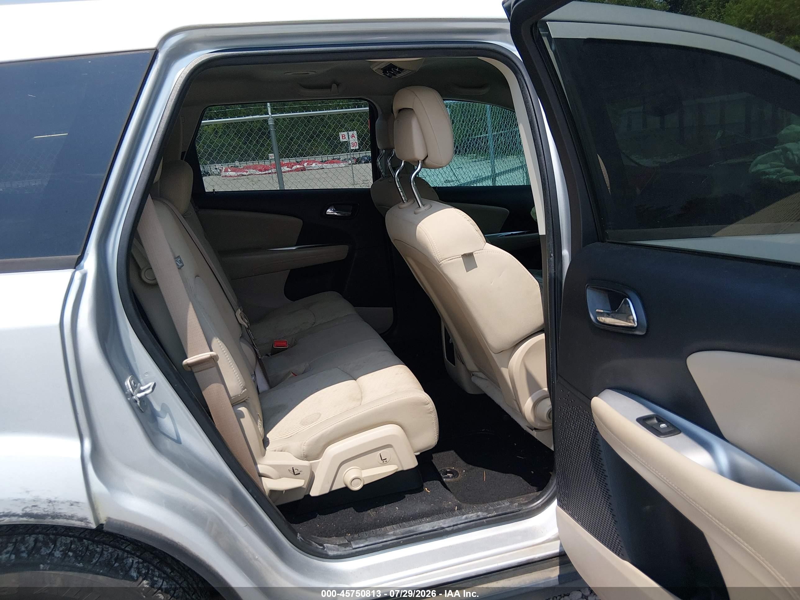 2014 Dodge Journey Sxt Silver vin: 3C4PDCBB3ET263807