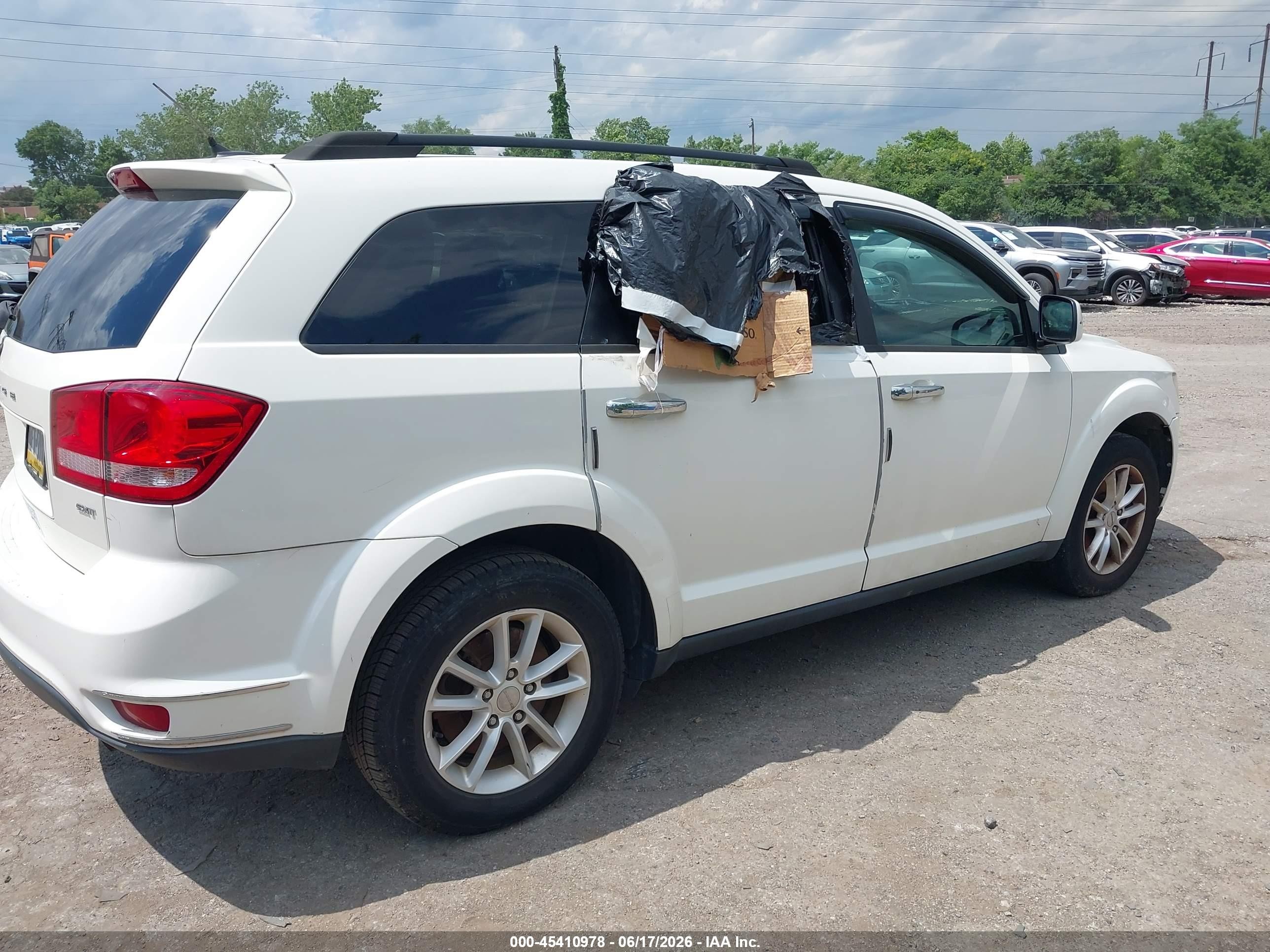 2015 Dodge Journey Sxt White vin: 3C4PDCBB5FT569005