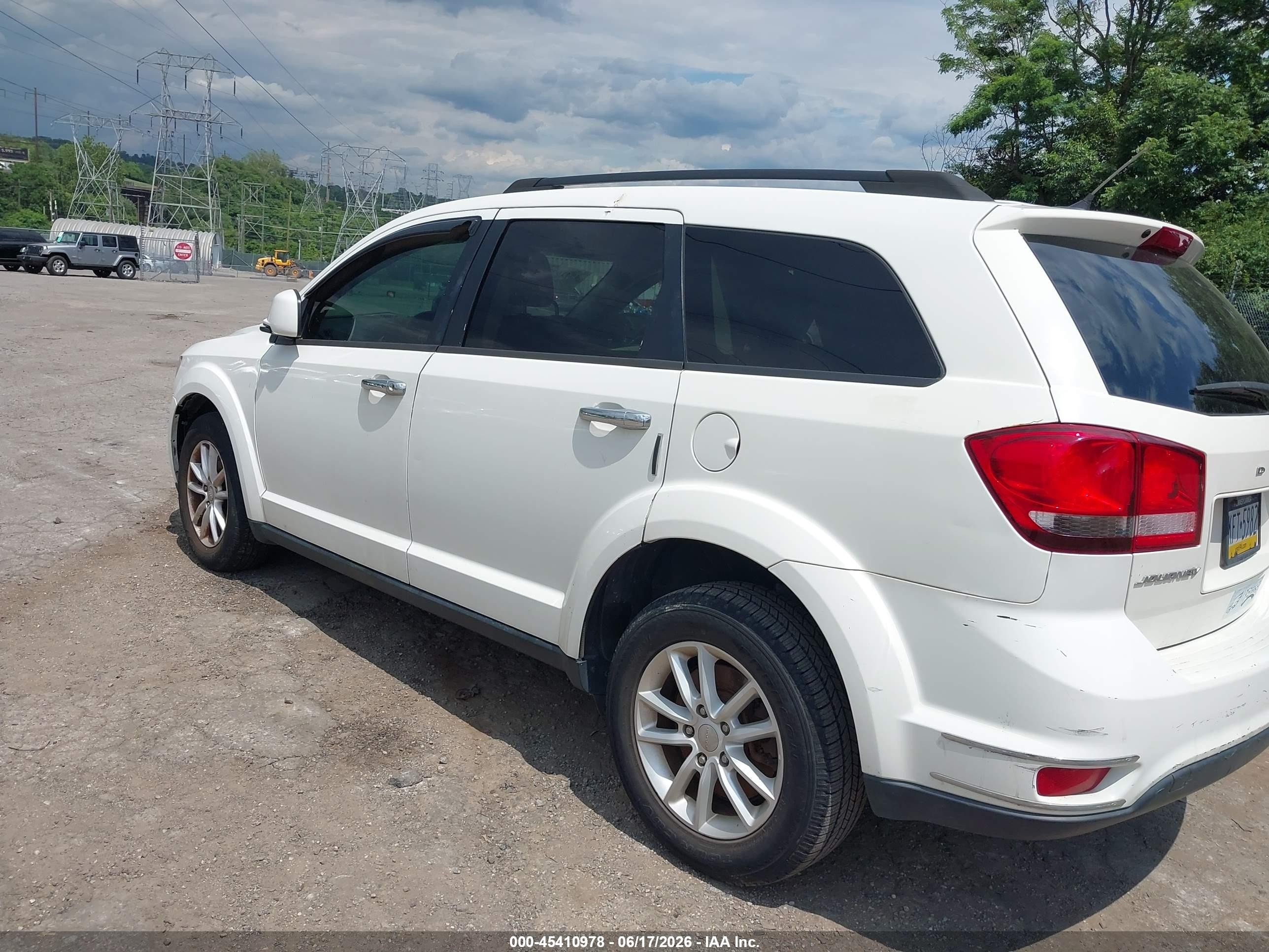 2015 Dodge Journey Sxt White vin: 3C4PDCBB5FT569005
