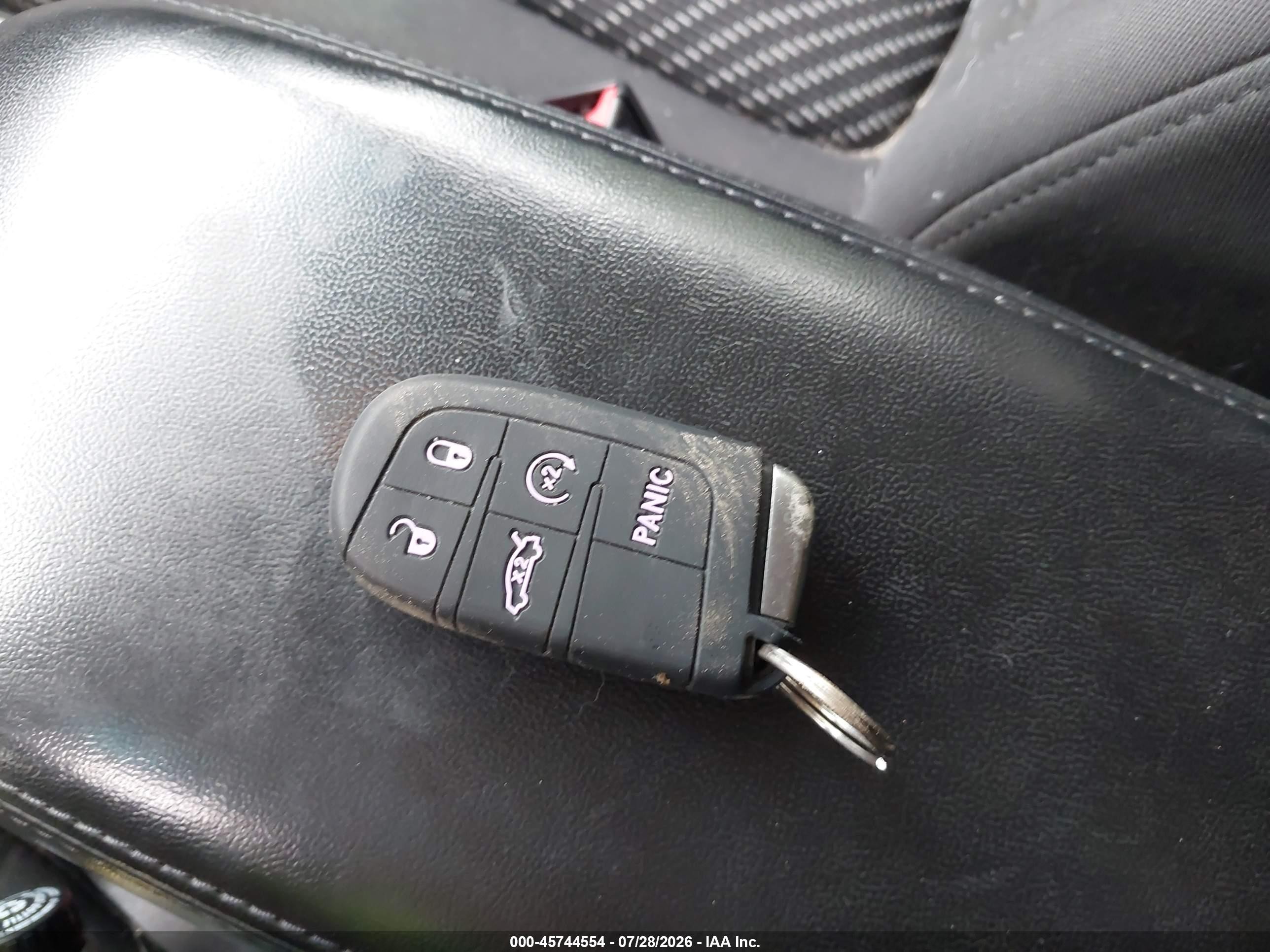 2014 Dodge Journey Sxt Silver vin: 3C4PDCBB7ET267309
