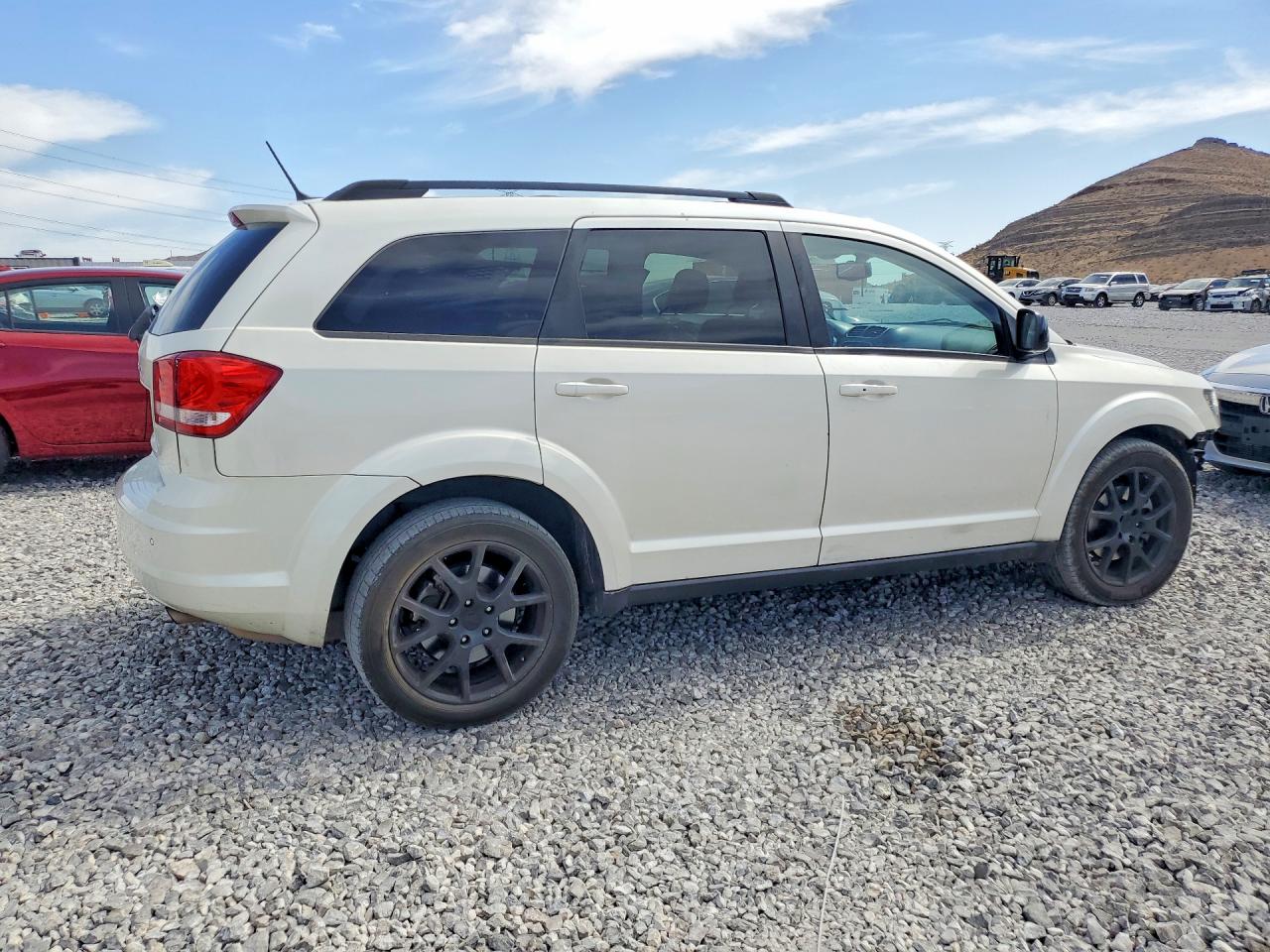2015 Dodge Journey Sxt White vin: 3C4PDCBB8FT679787